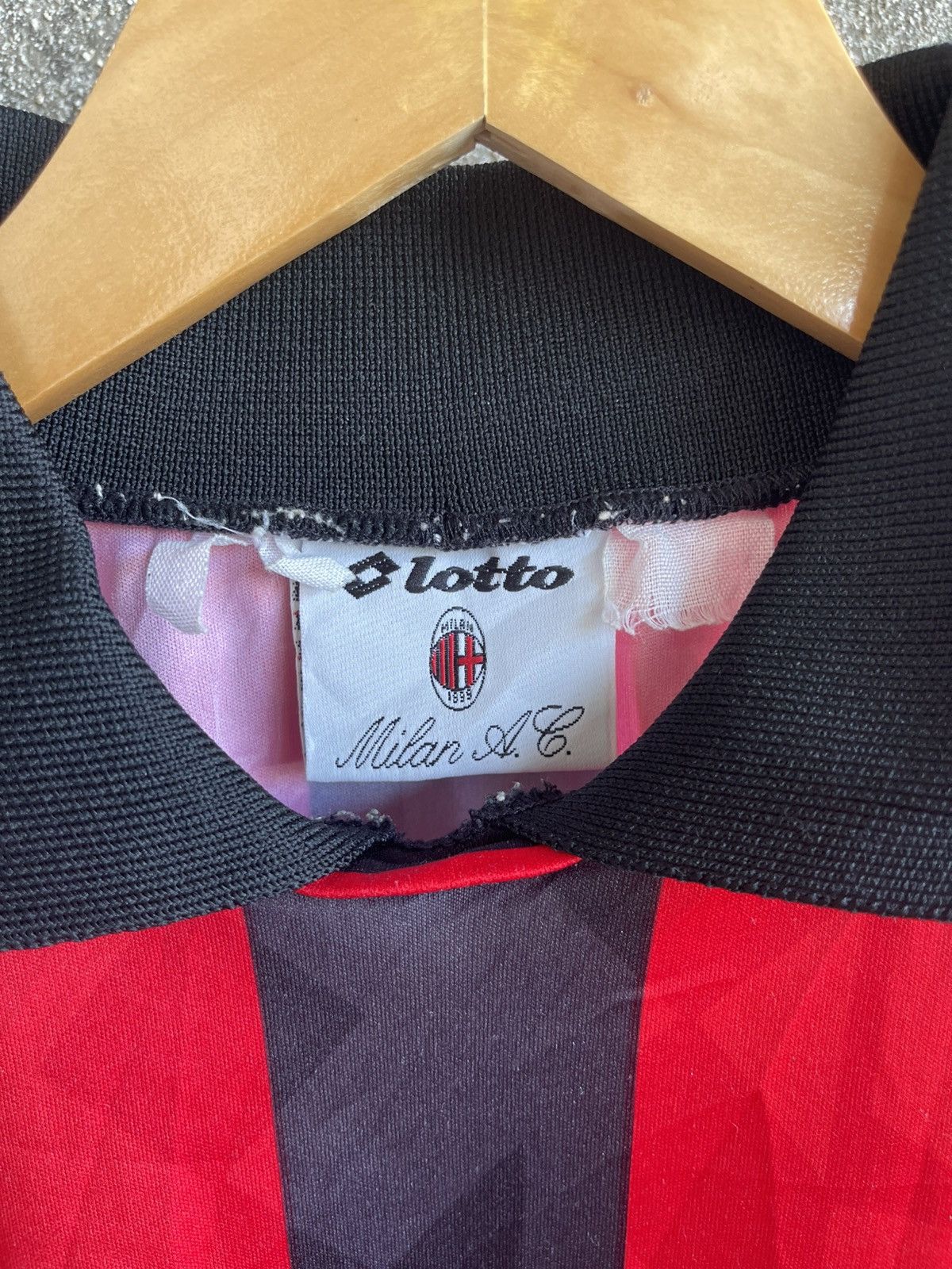 Lotto Sport Vintage’93-94🔥AC MILAN🔥LOTTO HOME FOOTBALL CLUB JERSEY L/S Size US L / EU 52-54 / 3 - 7 Thumbnail
