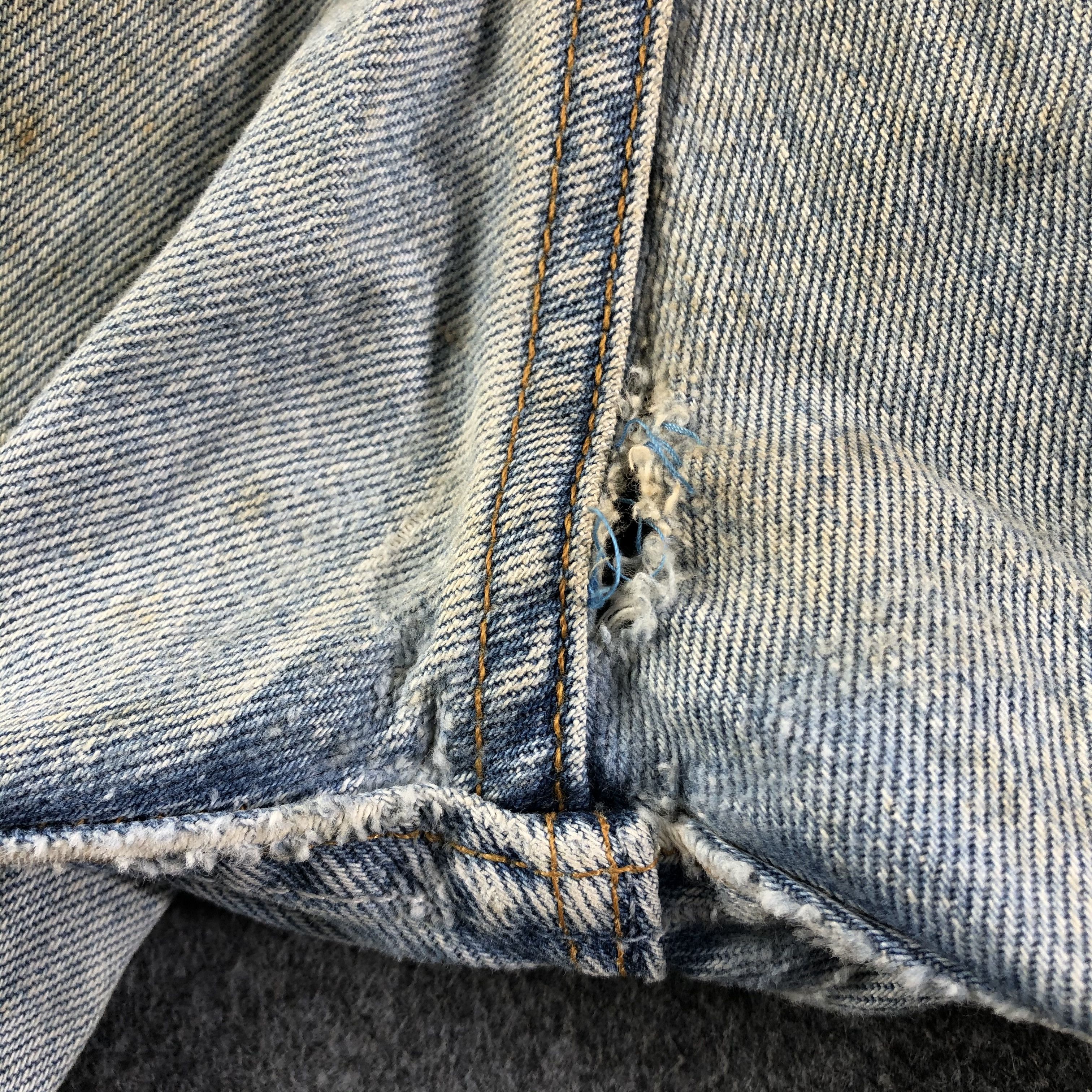 Levi's Vintage Light Wash Levis 501 Jeans-J2775 Size US 35 - 7 Thumbnail