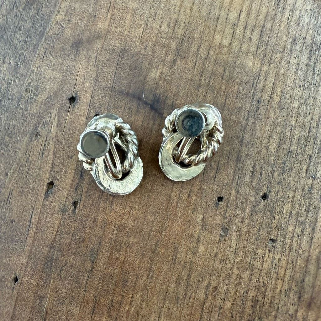 Vintage Vintage 50s Unsigned Gold Tone Knot Screw Back Earrings Size ONE SIZE - 2 Thumbnail