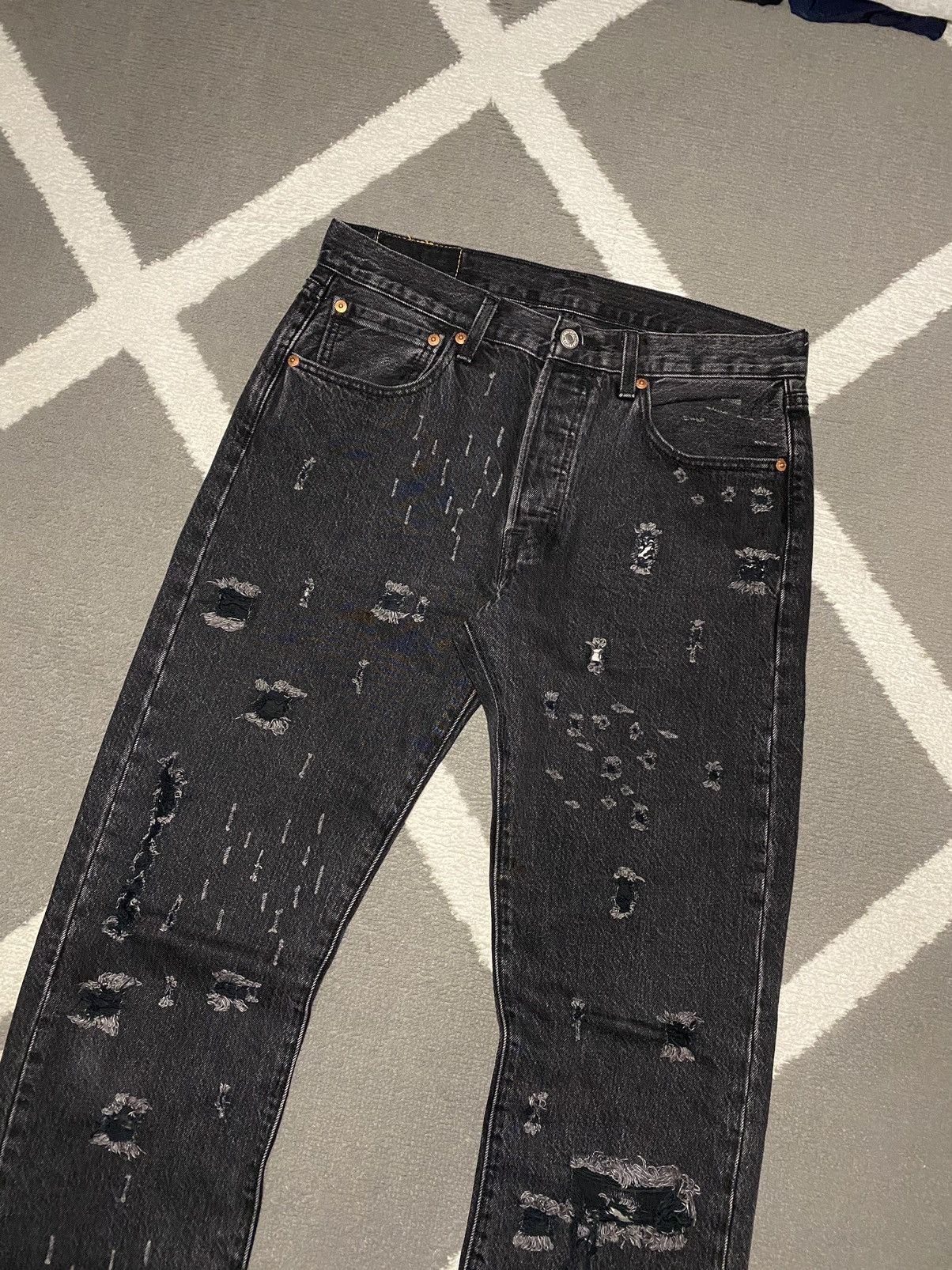 Levi's × Vintage Levi’s 501 Original Fit men’s Straight Fit Denim Jeans Size US 32 / EU 48 - 8 Thumbnail
