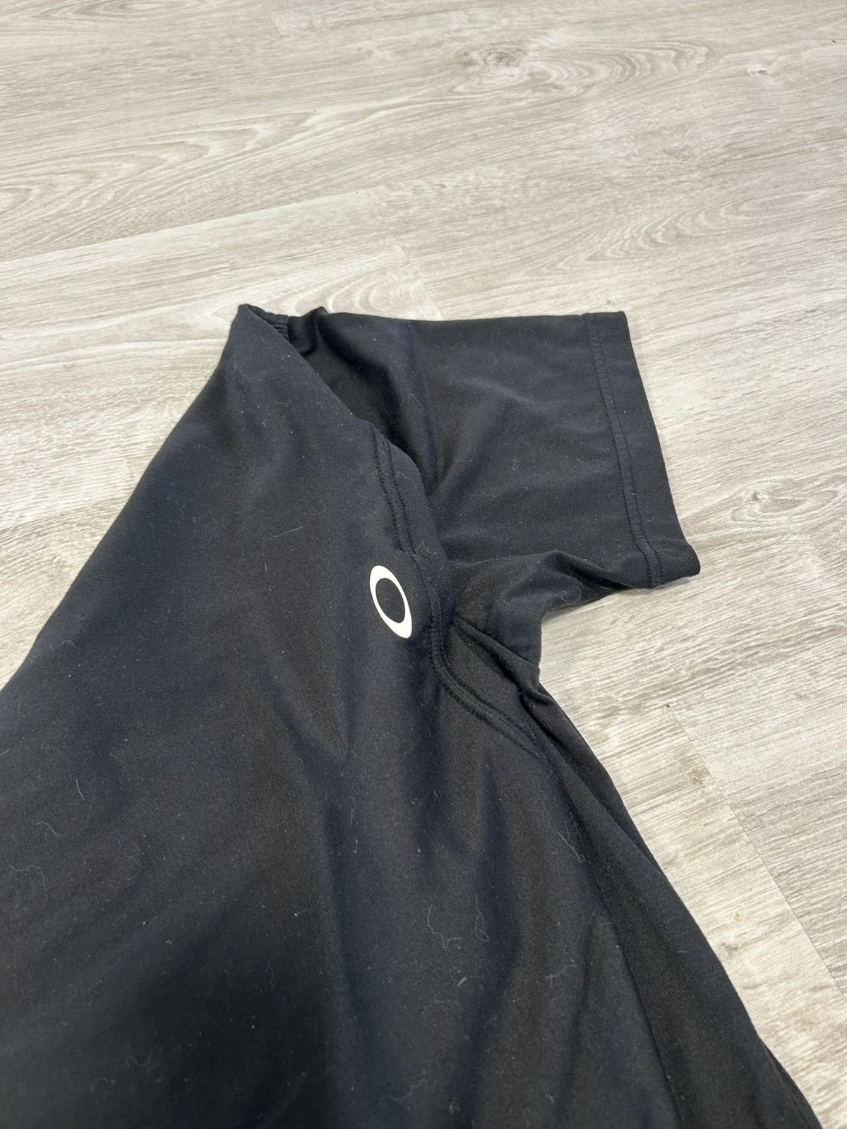 Oakley Vintage Oakley T-shirt Big logo Size XL Sport Size US XL / EU 56 / 4 - 10 Thumbnail
