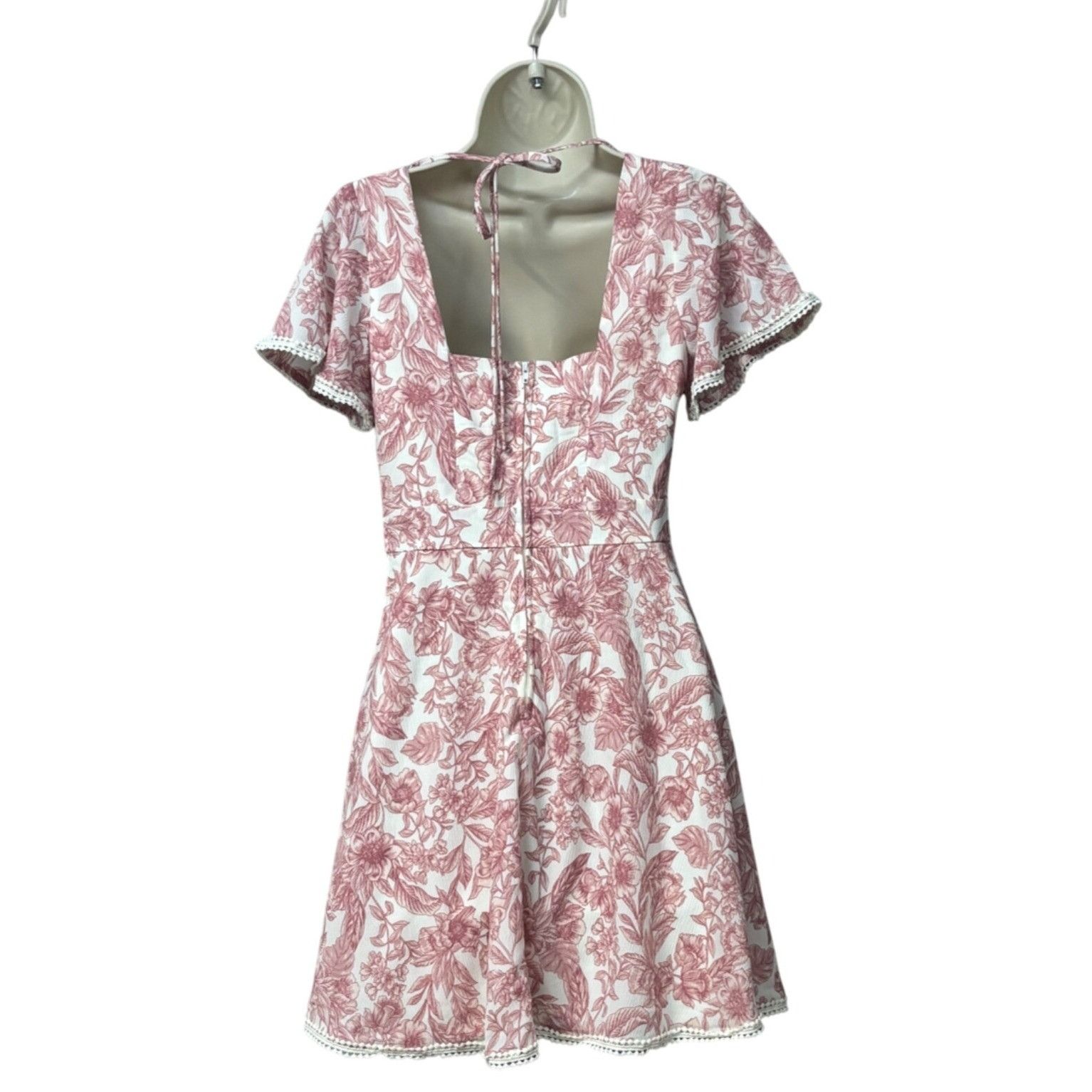 Other B Darlin Juniors' Floral Flutter Sleeve A-Line Dress, Cream/ Size ONE SIZE - 4 Thumbnail