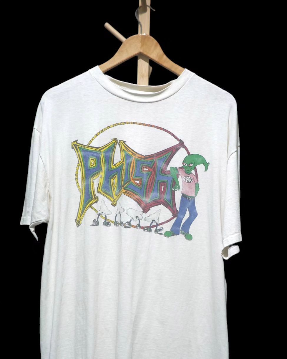 image of Grateful Dead Vintage 1997 Phish 420 Alien Summer Trip Tour T-Shirt in White, Men's (Size XL)
