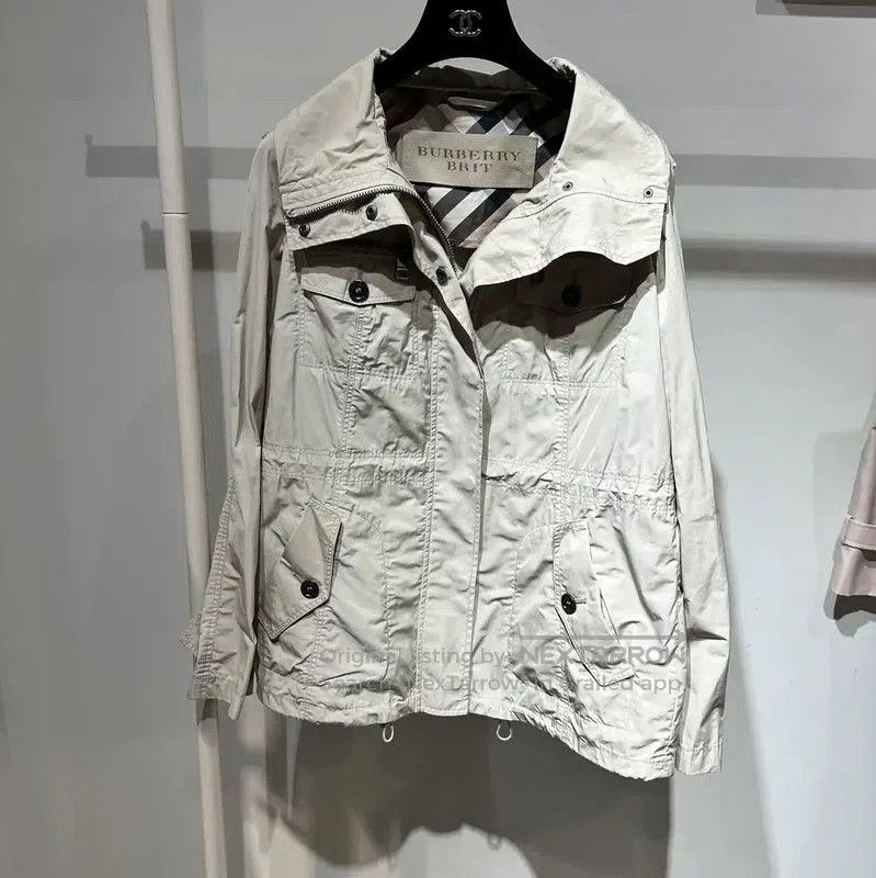 Burberry Burberry Light Beige Women's Trench Coat. Size S / US 4 / IT 40 - 1 Thumbnail