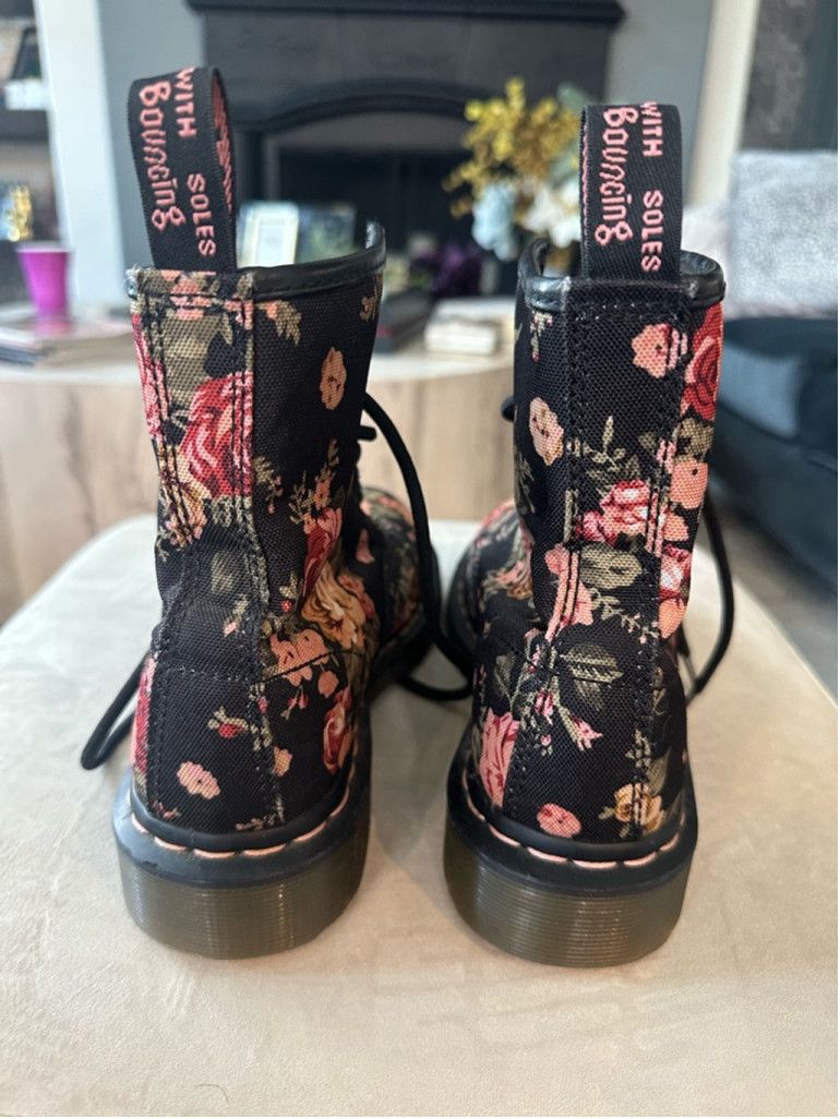 Dr. Martens Dr. Martens Rose Floral Combat Boot Size 6 US women’s Size US 6 / IT 36 - 5 Thumbnail