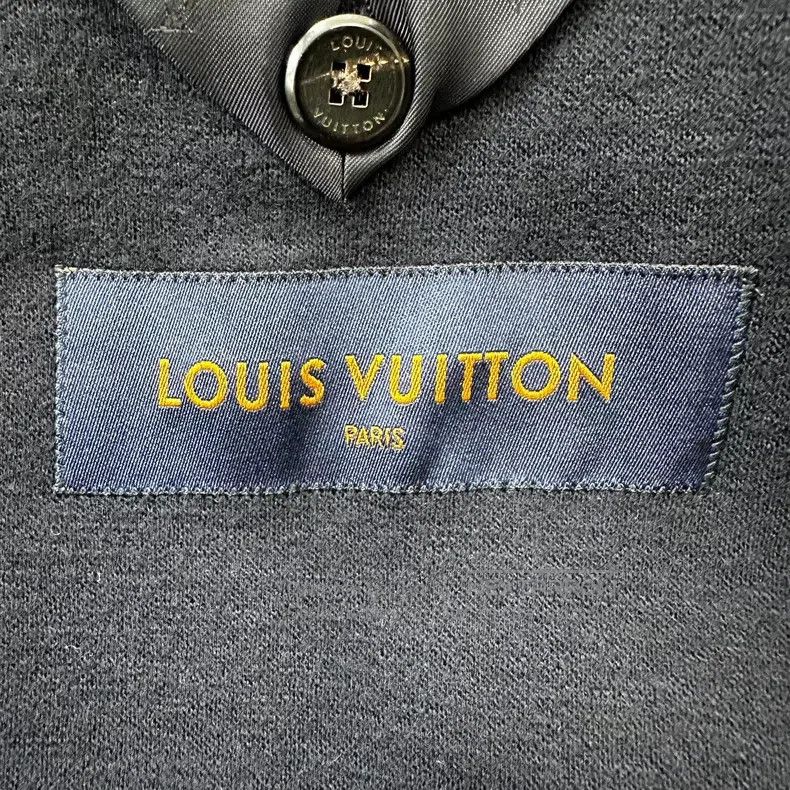 Louis Vuitton Louis Vuitton Navy V-Neck Leather Button jacket Size US M / EU 48-50 / 2 - 4 Thumbnail