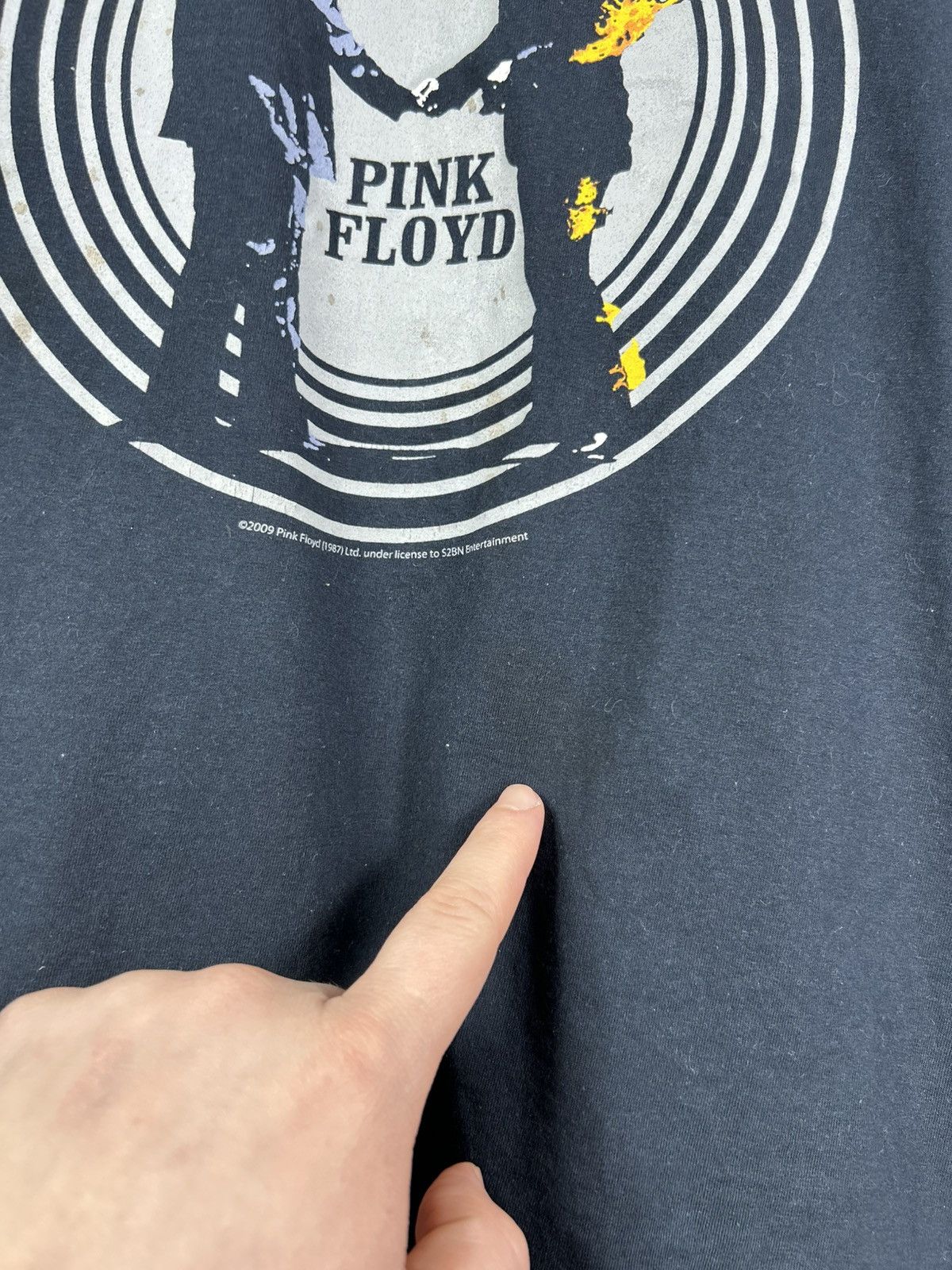 Pink Floyd Vintage Pink Floyd 2009 1987 Band T-Shirt Size L Size US L / EU 52-54 / 3 - 10 Thumbnail