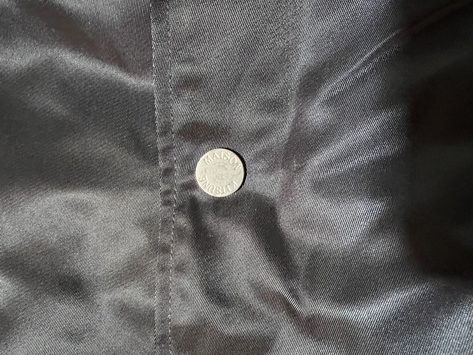 Maison Kitsune Maison Kitsuné Satin Teddy Varsity Bomber Dark Navy XL. Size US XL / EU 56 / 4 - 7 Thumbnail