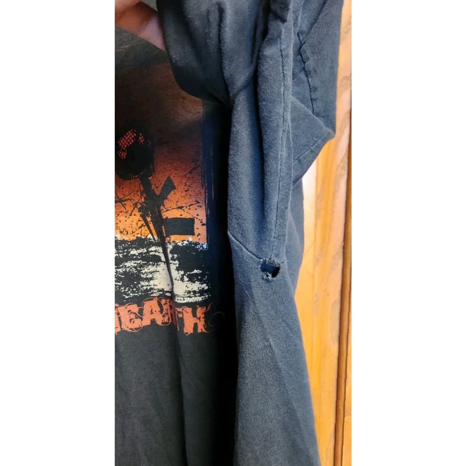 Hanes VINTAGE Hanes Unearth T Shirt Mens XL Rock Band Tee Gun Helmet War Black 2000s Band Grunge Retro Shirt Mens XL Black Hanes Size US XL / EU 56 / 4 - 6 Thumbnail