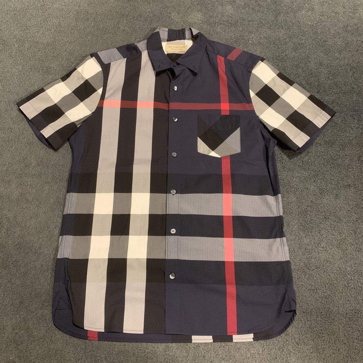 Burberry BURBERRY SHORT SLEVES NOVA CHECK BUTTON UP SHIRT Size US M / EU 48-50 / 2 - 1 Thumbnail