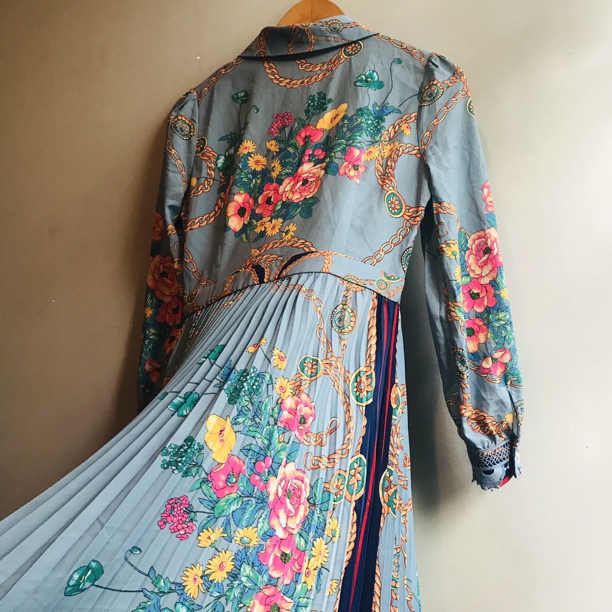 Vintage Vintage Floral Pleated Maxi Dress Size L / US 10 / IT 46 - 1 Thumbnail