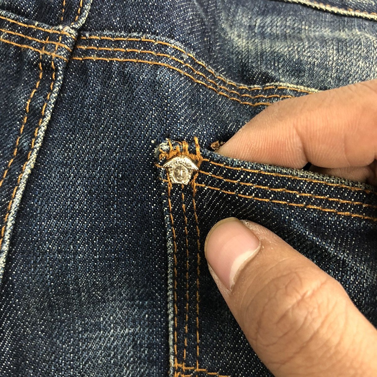 Versace × Vintage Vintage Versace Medusa Faded Blue Flared Jeans Size US 32 / EU 48 - 13 Thumbnail