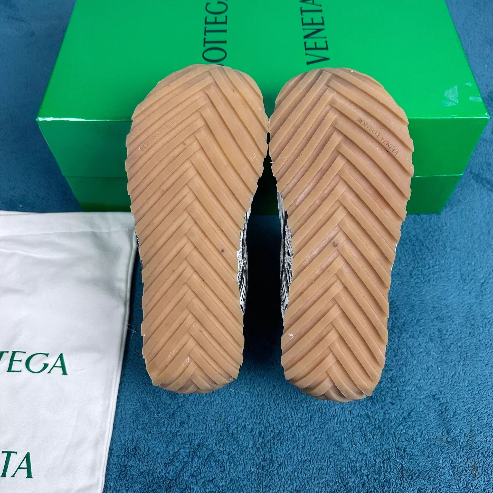 Bottega Veneta Bv Orbit Low Top Casual Sneaker Silver/White 38 Like New w/Box & Acc Size US 7.5 / IT 37.5 - 5 Thumbnail
