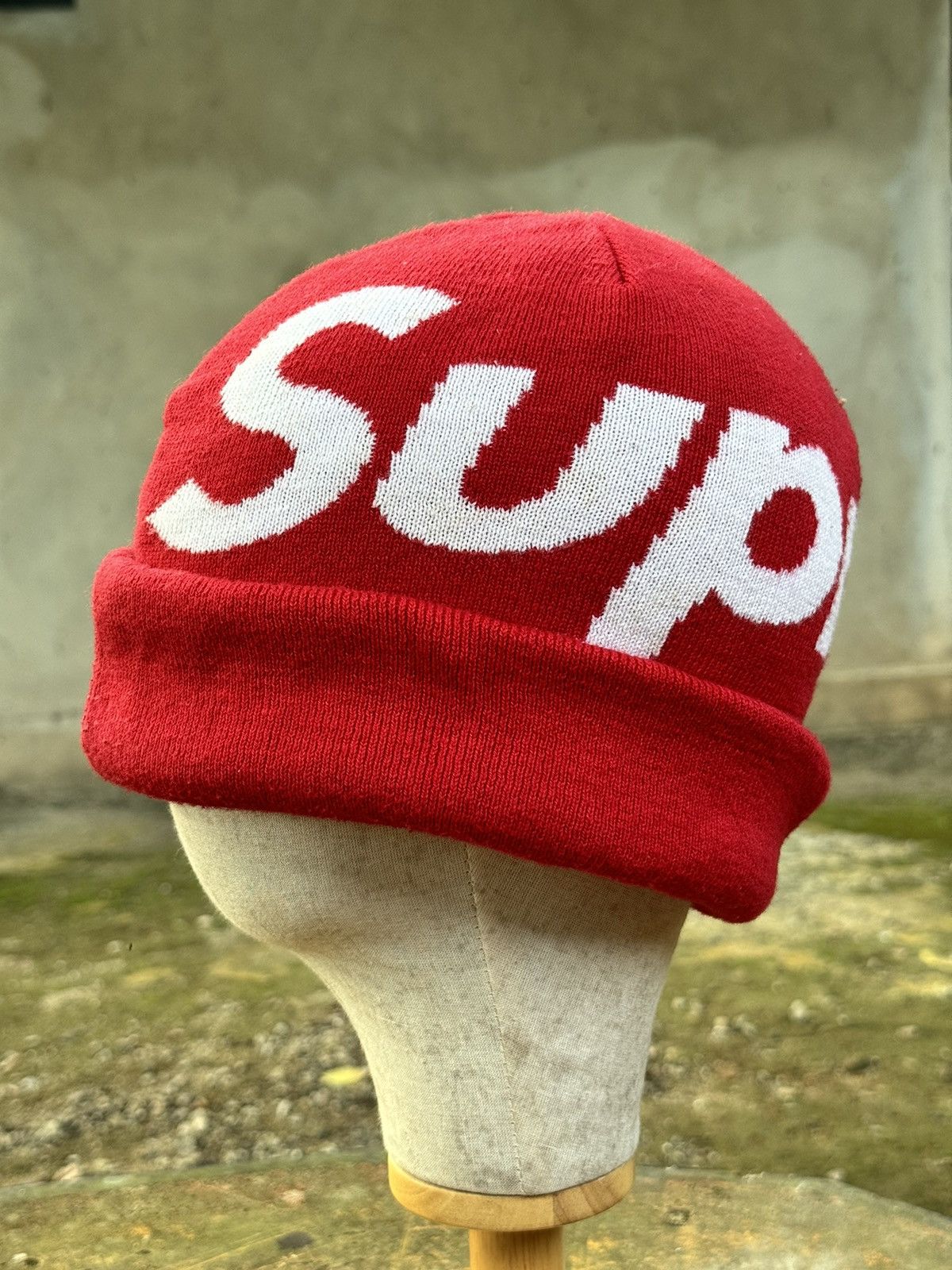Supreme big logo beanie on sale