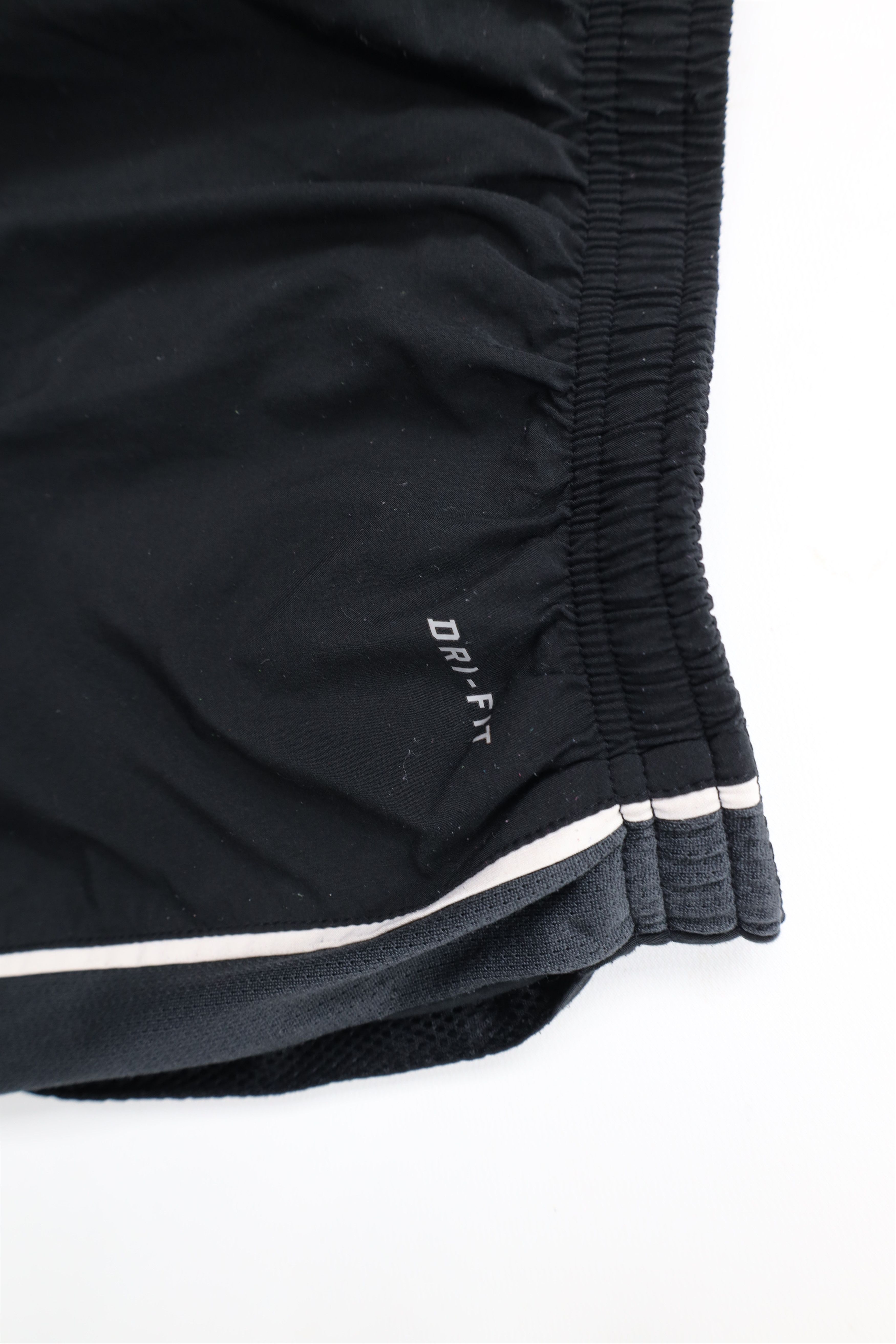 Nike Vintage Nike Mini Swoosh Reflective Lined Above Knee Shorts Size US 36 / EU 52 - 13 Thumbnail