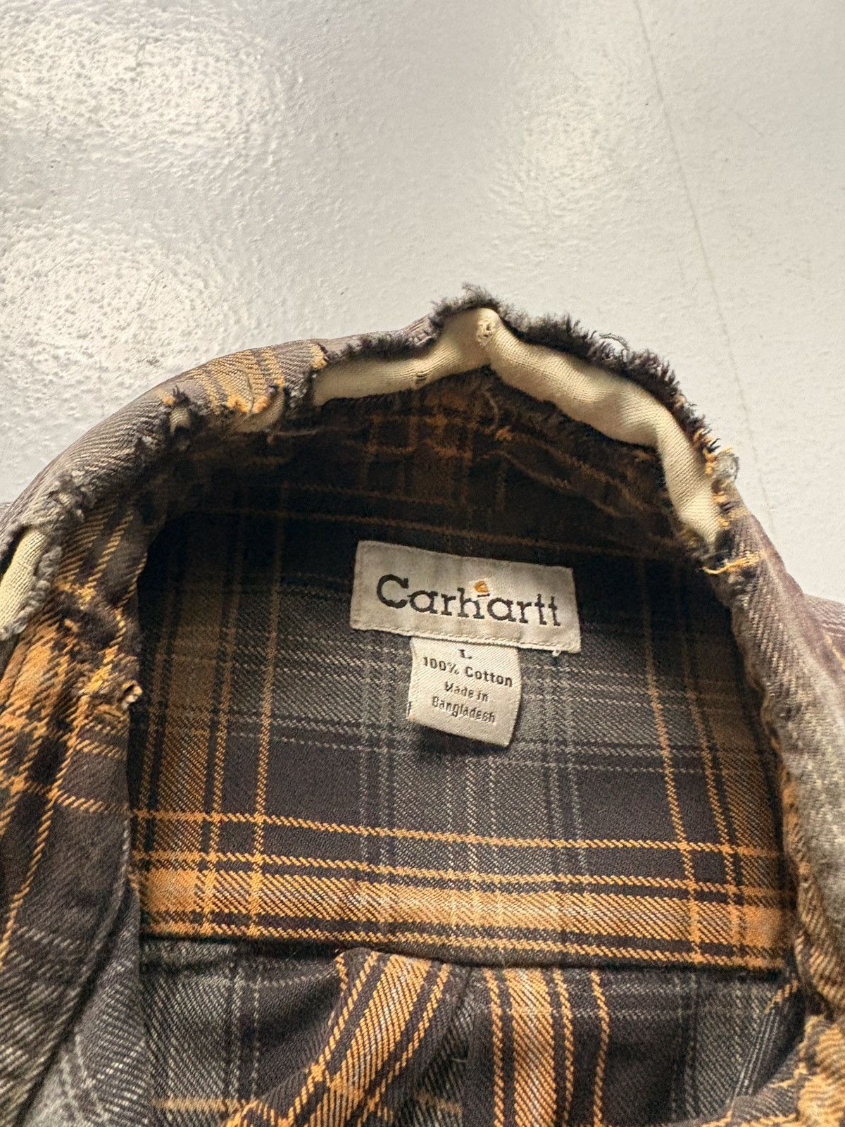 Carhartt Heavily Distressed Carhartt Plaid Flannel Shirt - Size L Size US L / EU 52-54 / 3 - 4 Thumbnail
