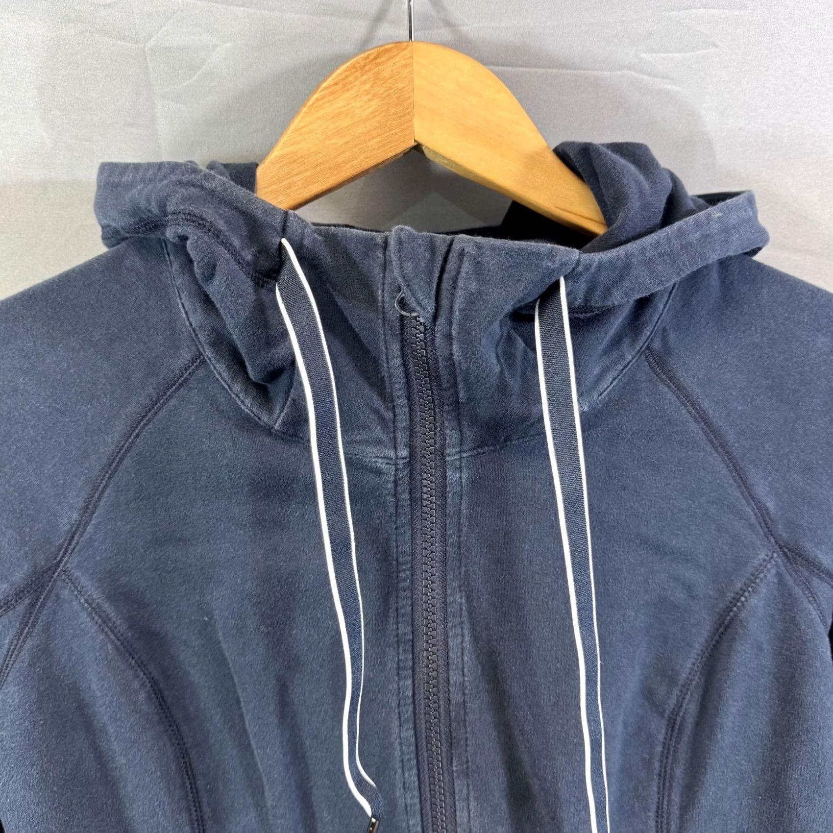 Lululemon Lululemon Scuba Hoodie Womens 8 Full Zip Sweatshirt Jacket Shirt Jacket Casual Travel Navy Blue Zipper Pocket Logo Size M / US 6-8 / IT 42-44 - 2 Thumbnail
