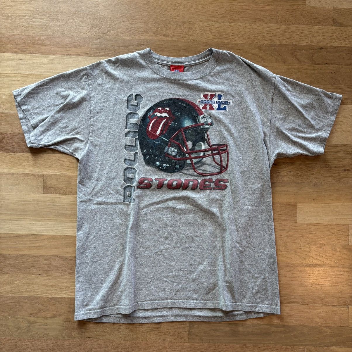 NFL × The Rolling Stones × Vintage Vintage Rolling Stones Super Bowl XL NFL Football Helmet Tee Size US XL / EU 56 / 4 - 1 Thumbnail