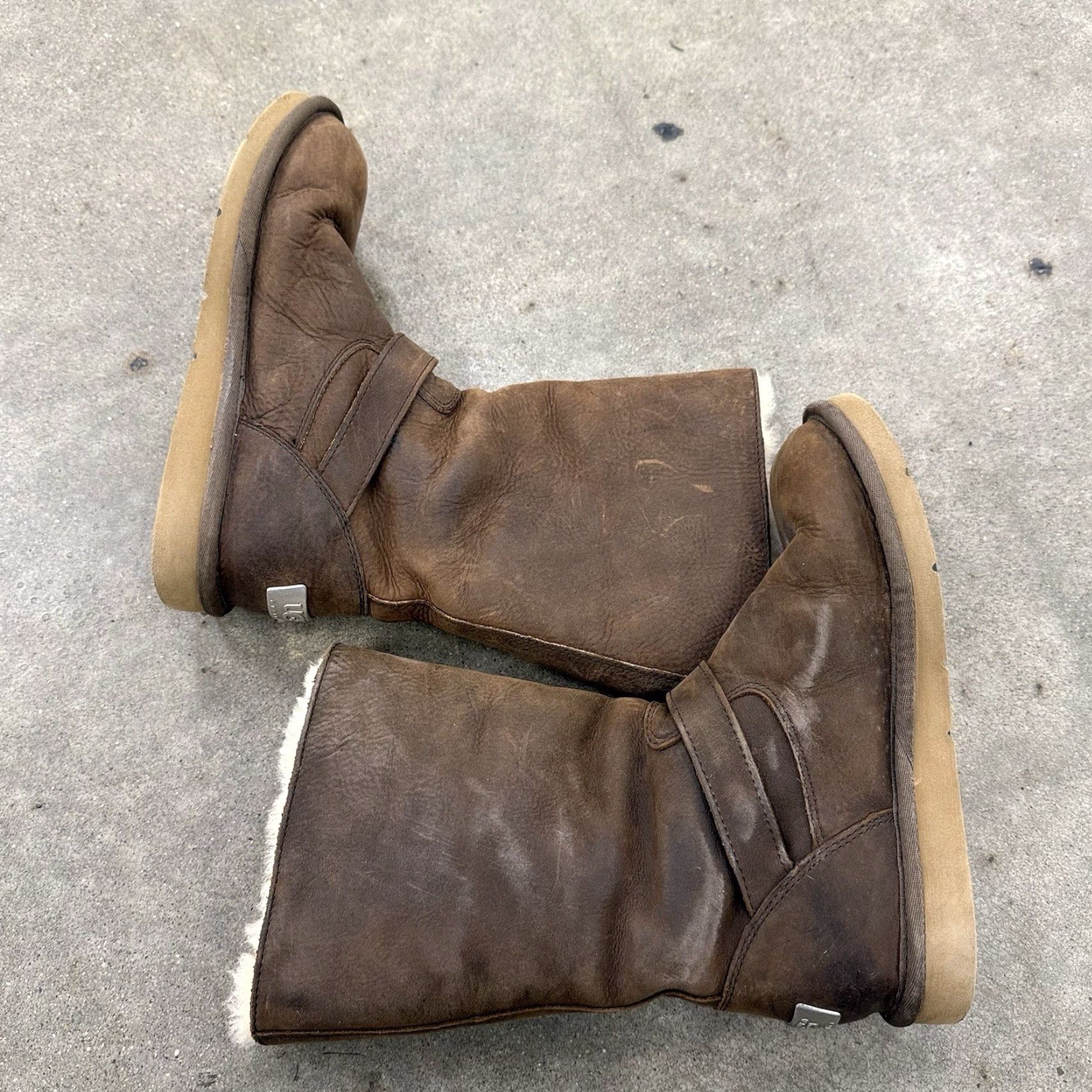 Ugg UGG Boots Women 8 5678 Kensington Brown Leather Shearling Lined Buckle Moto Size US 7 / IT 37 - 7 Thumbnail