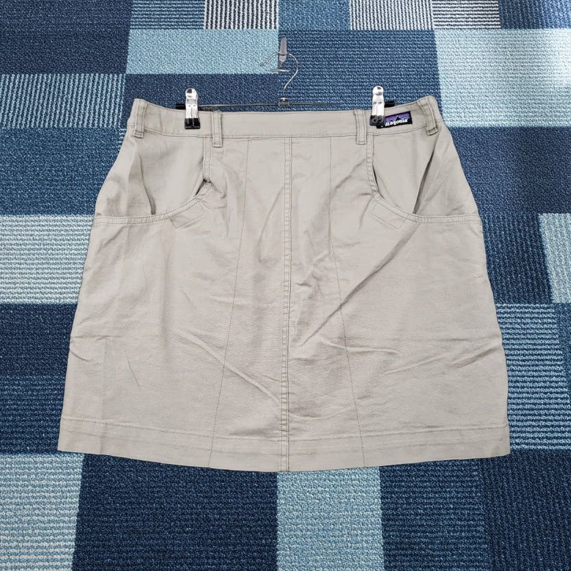Patagonia Patagonia Skirt Womens 12 Gray Cotton Mini Casual Lined Pockets Zipper Button Regular XS? Size 34" / US 12 / IT 48 - 1 Thumbnail