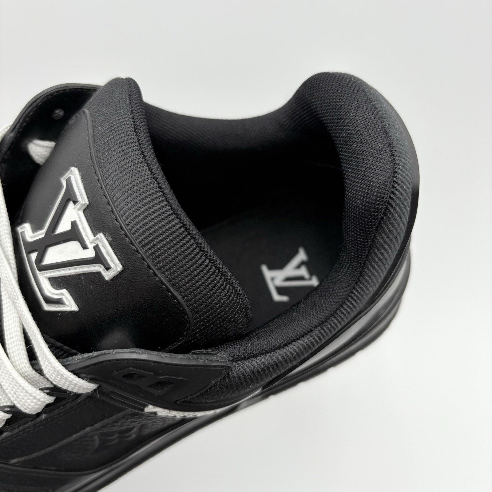 Louis Vuitton (9.5-10 US) Louis Vuitton Trainer ' Black ' | SUPER CLEAN! Size US 10 / EU 43 - 12 Thumbnail