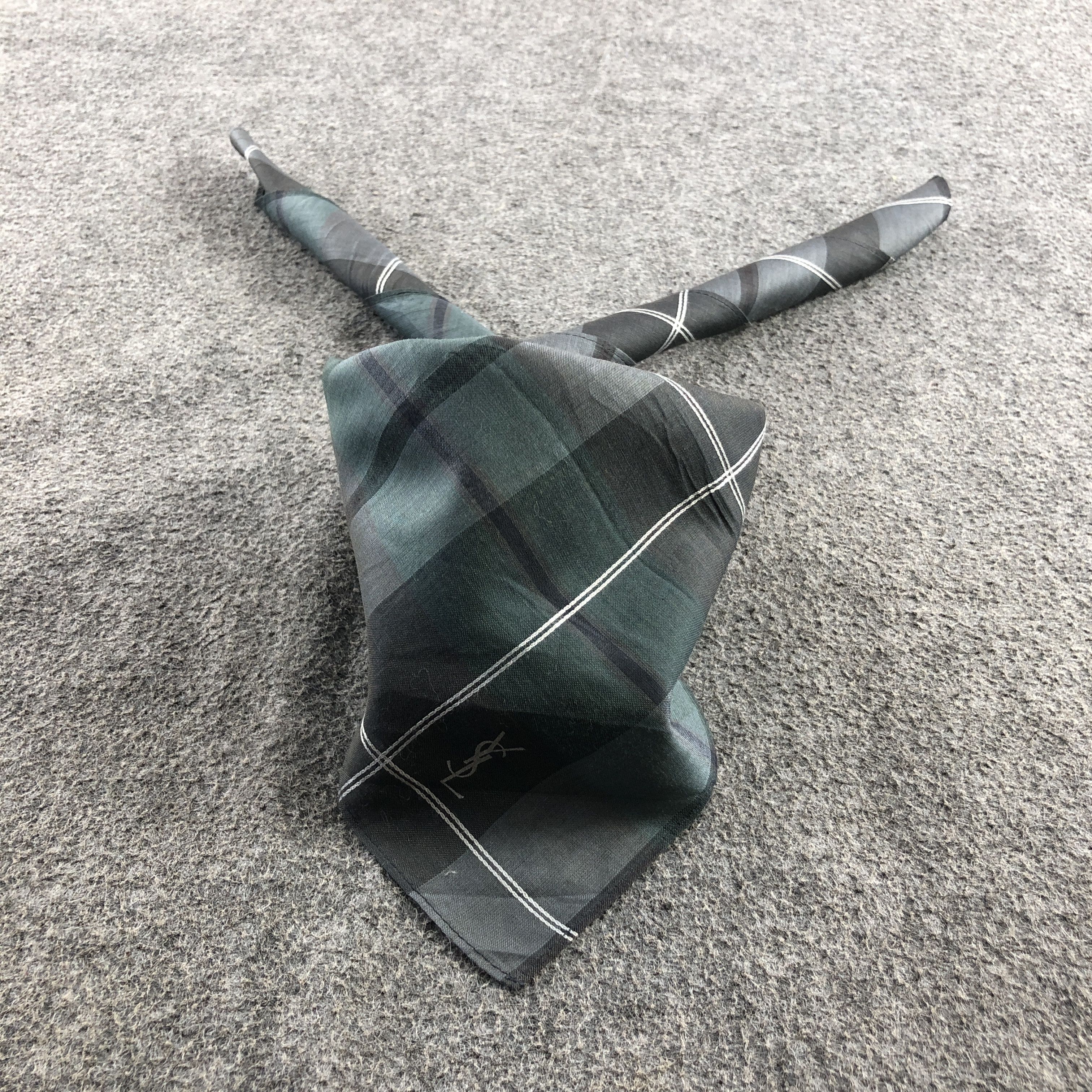 Yves Saint Laurent YSL Handkerchief Neckerchief Bandana H2801 Size ONE SIZE - 1 Thumbnail