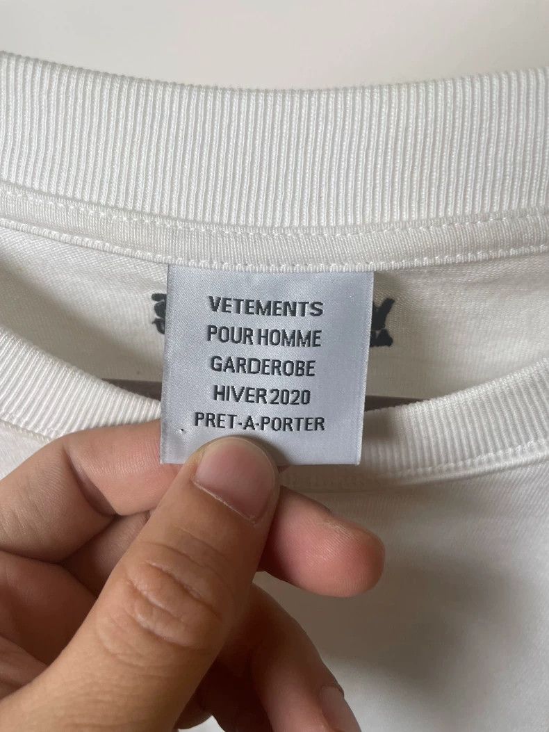 Vetements Vetements Brand Anti-War V Embroidered T-Shirt, Size XS Size US XS / EU 42 / 0 - 3 Thumbnail