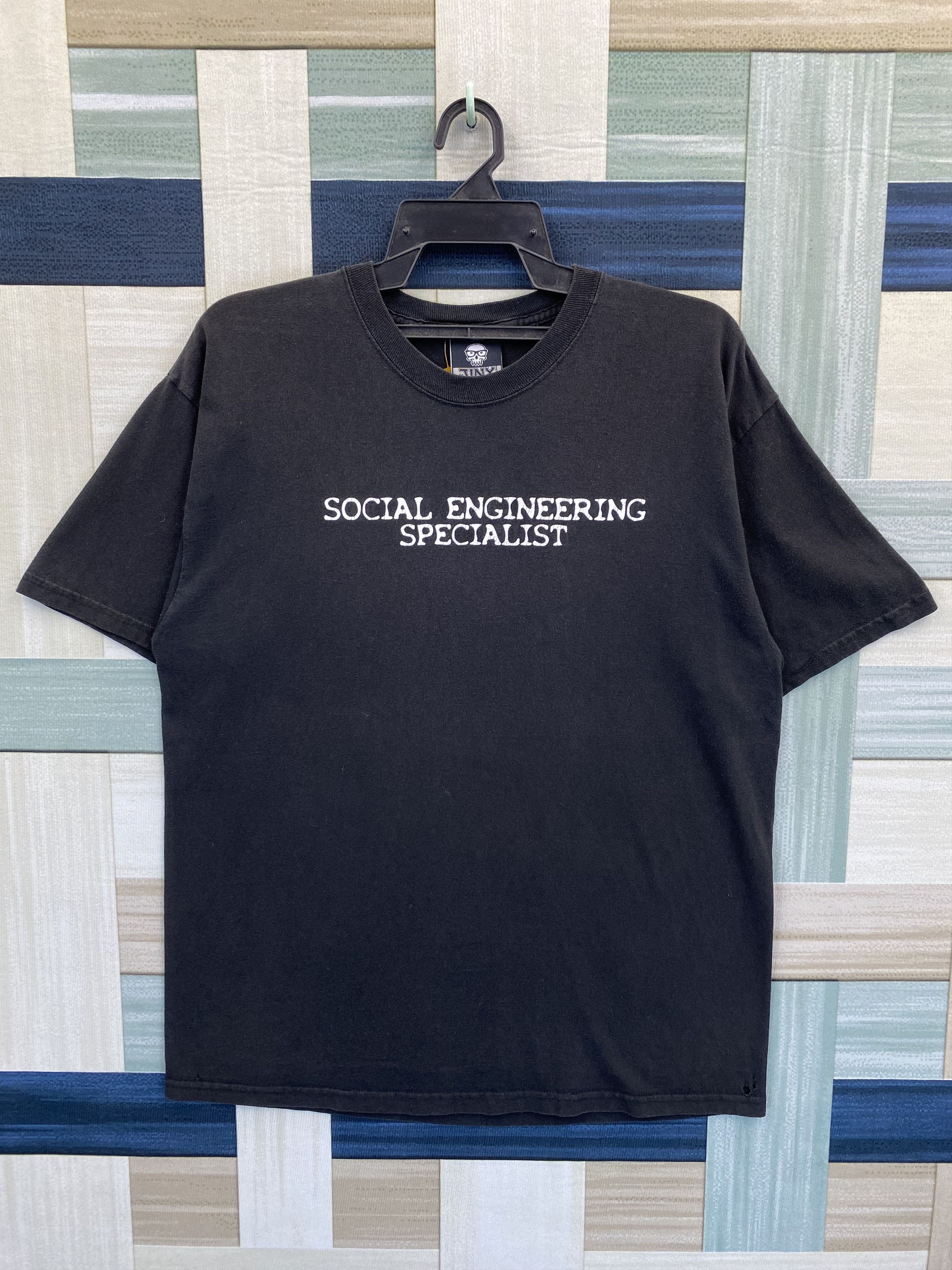 Vintage Vintage Y2K Specialist For Human Stupidity T-Shirt Size US L / EU 52-54 / 3 - 1 Thumbnail