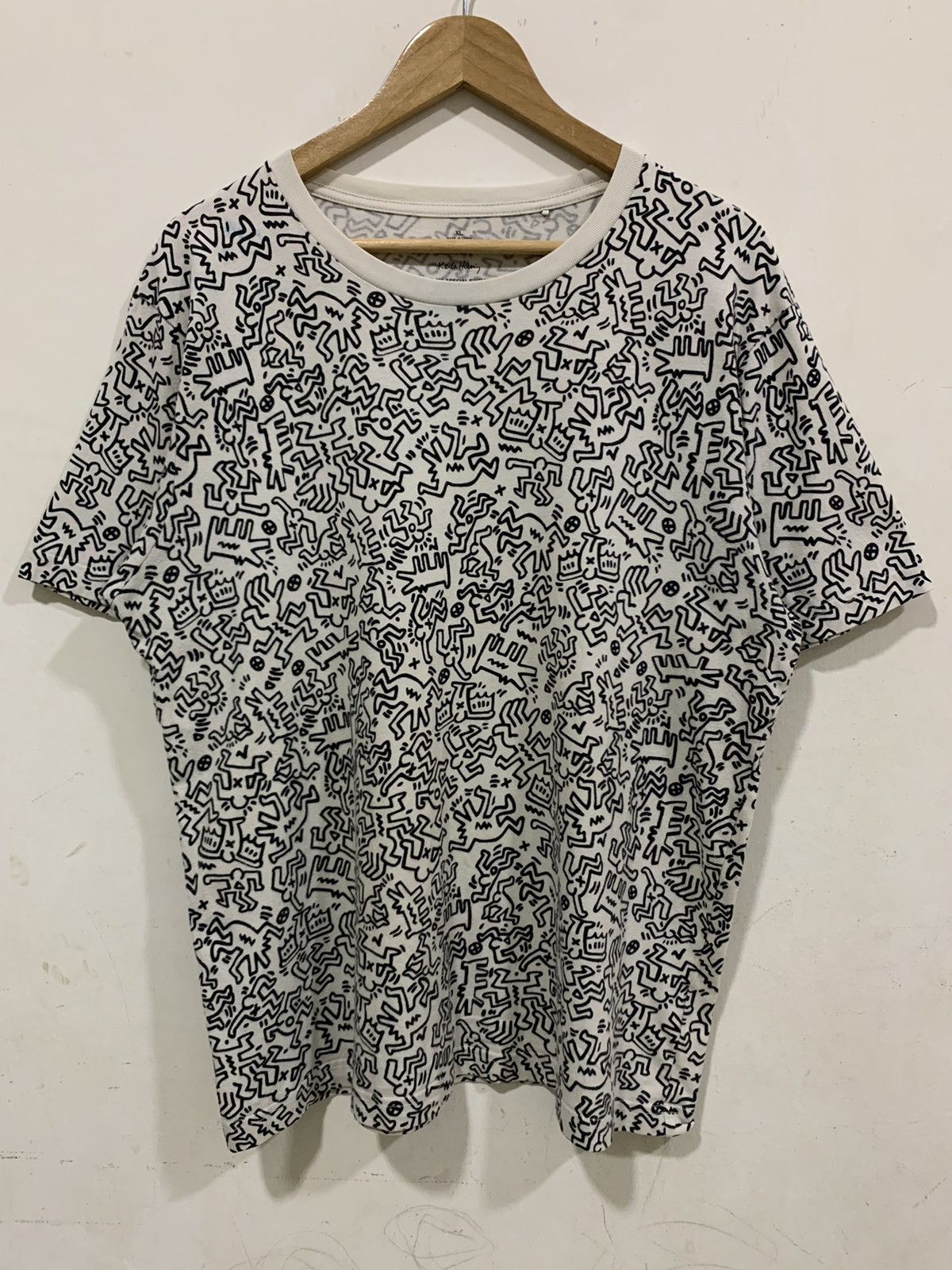 Keith Haring Vintage Y2K Keith Harring Art Graphic Full Print Uniqlo Tee Size US XL / EU 56 / 4 - 1 Thumbnail