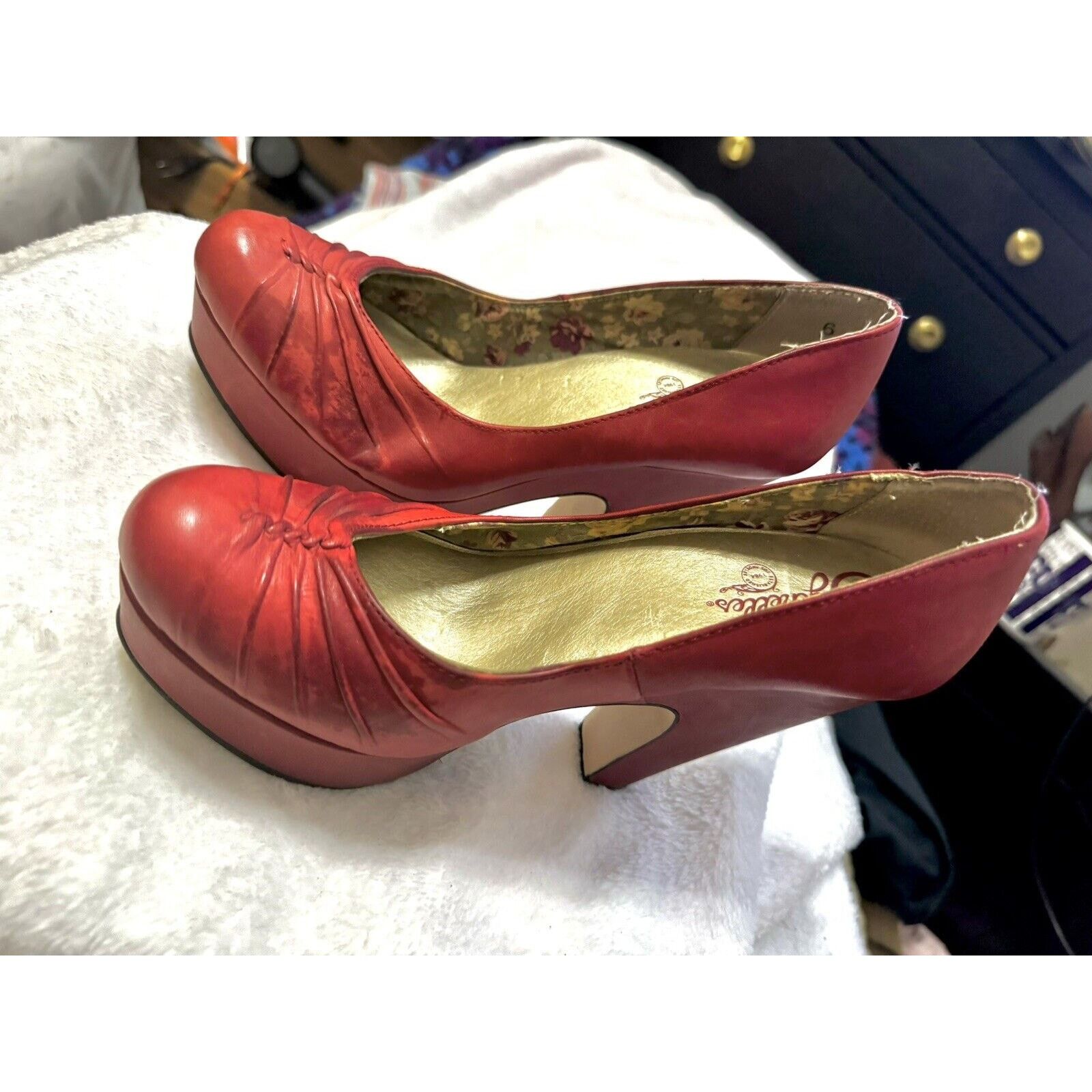 Seychelles Seychelles Women's Letter Press Pump in Red - Size 6 Size US 6 / IT 36 - 4 Thumbnail