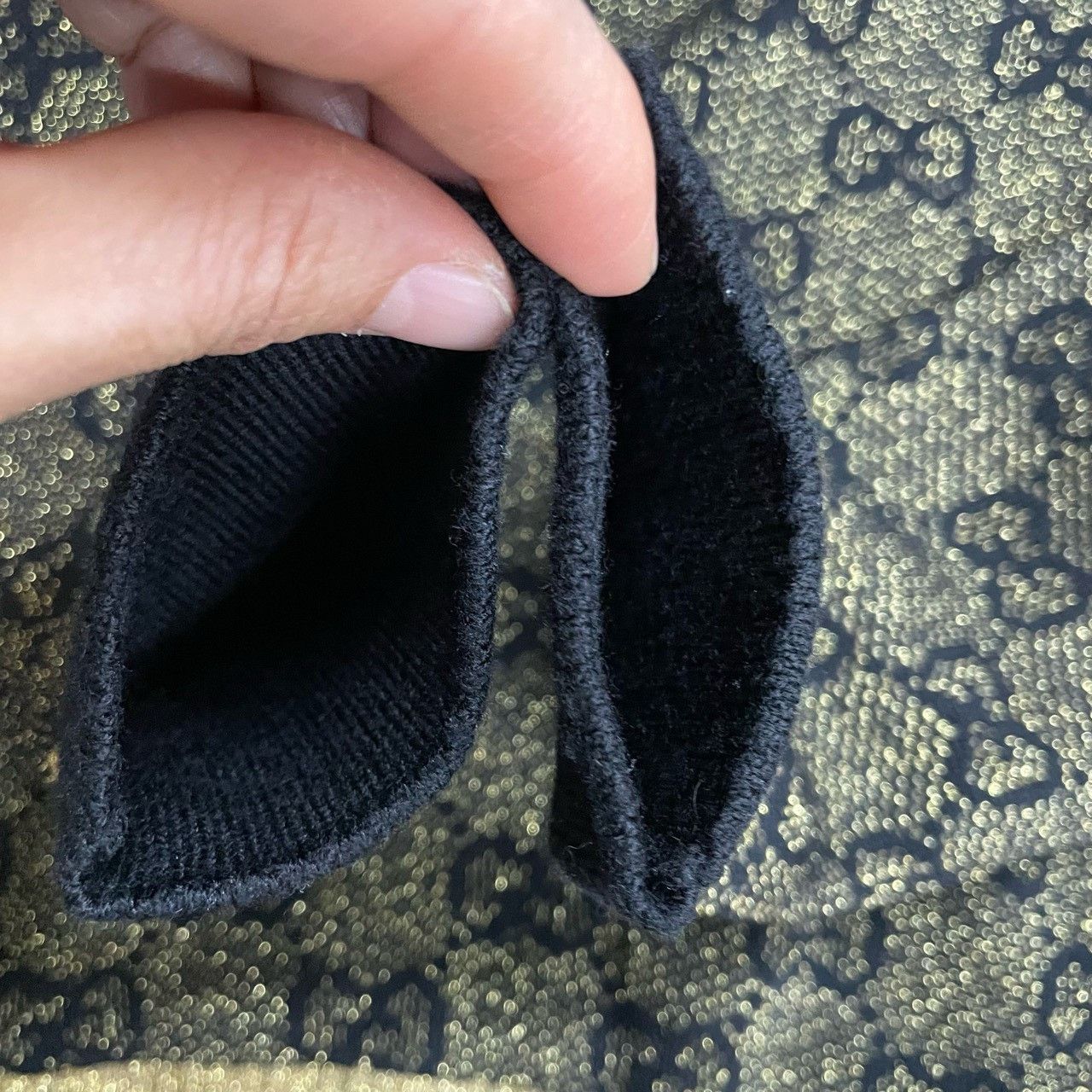 Gucci Gucci Black and gold full-print sweater 2501-Nextarrow Size US XS / EU 42 / 0 - 4 Thumbnail