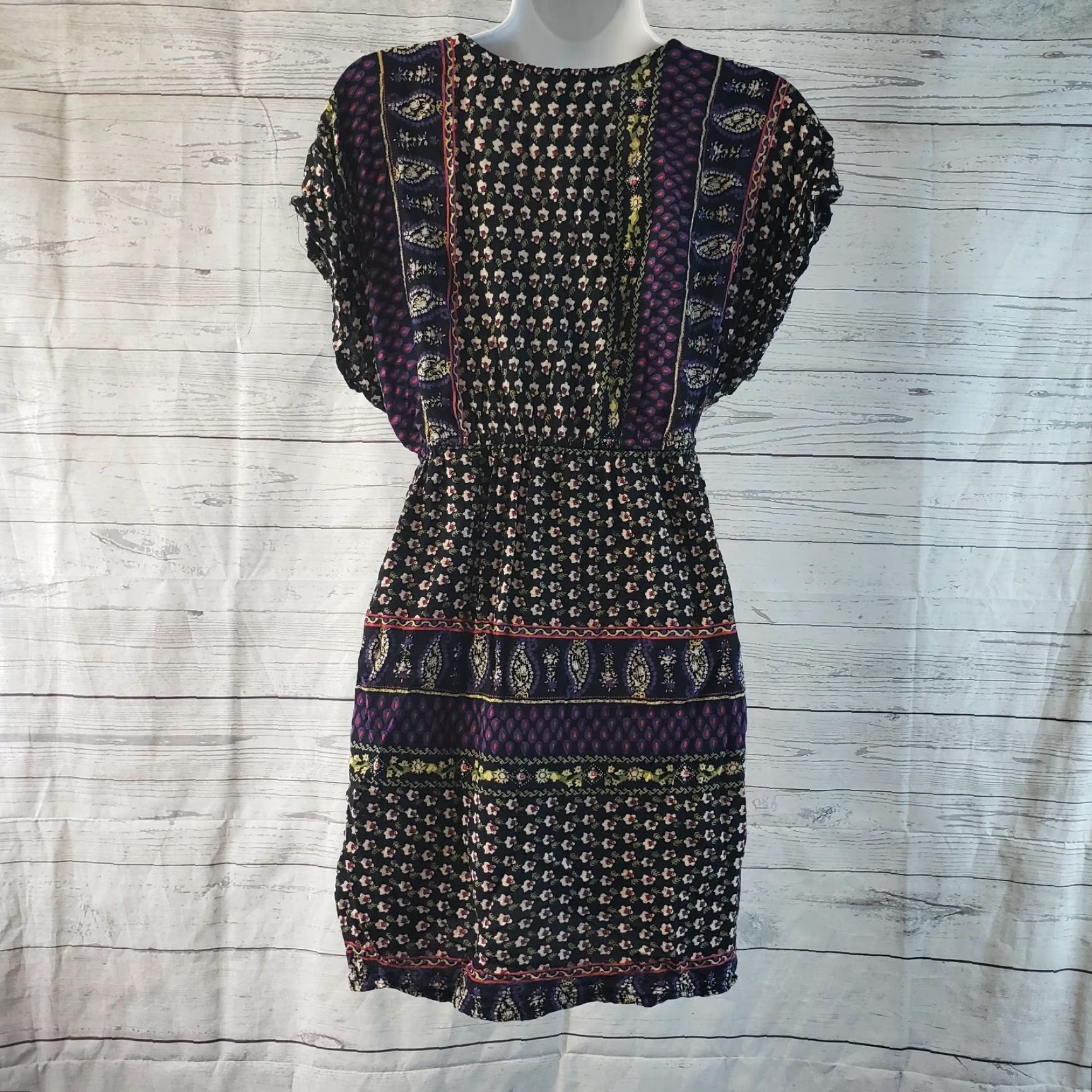 Vintage Angie Womens Top Shirt Small Black Purple Floral V-Neck Rayon Short Sleeve Tunic Blouse Womens Size S / US 4 / IT 40 - 4 Thumbnail