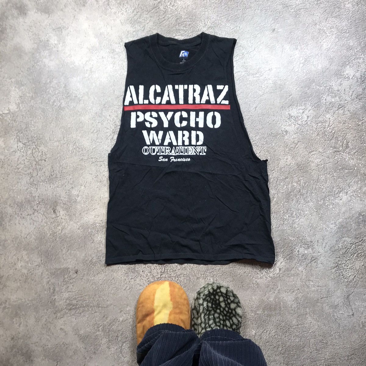 Vintage Vintage Y2K Alcatraz Psycho Ward Graphic Tank Top Tapered M Size US M / EU 48-50 / 2 - 1 Thumbnail