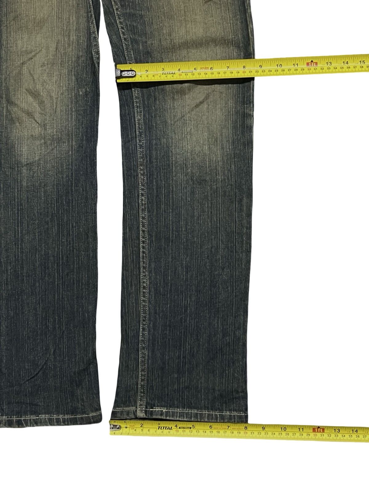 Levi's Vintage Levi’s 505™ | Faded Wash Jeans | W31 Size US 31 - 18 Thumbnail