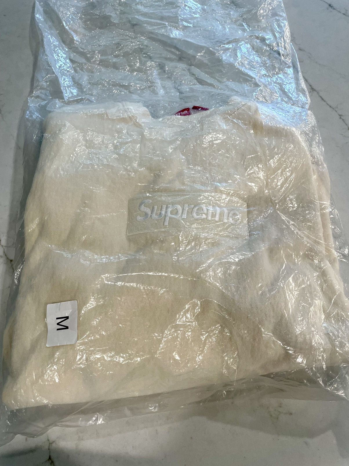 Supreme Cream Box Logo Crewneck Size US M / EU 48-50 / 2 - 8 Thumbnail