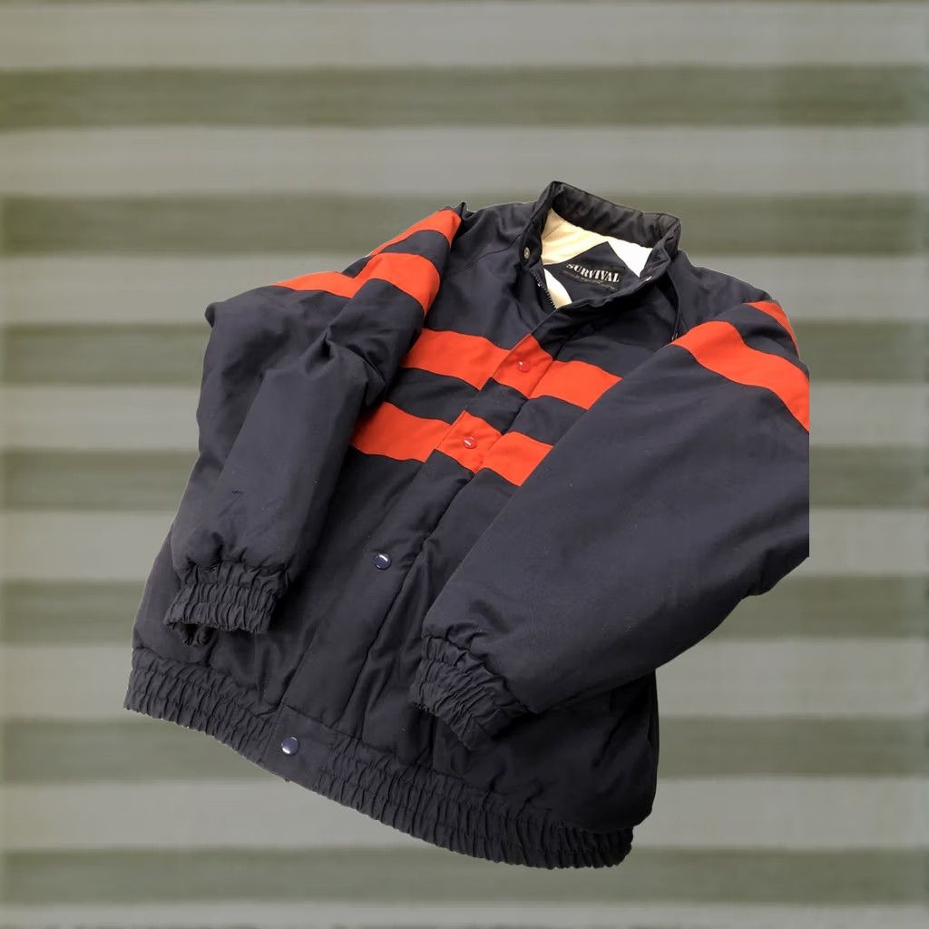 Vintage VINTAGE Survival by Generation One Black Red Puffer Jacket Large L Mens Size US L / EU 52-54 / 3 - 1 Thumbnail