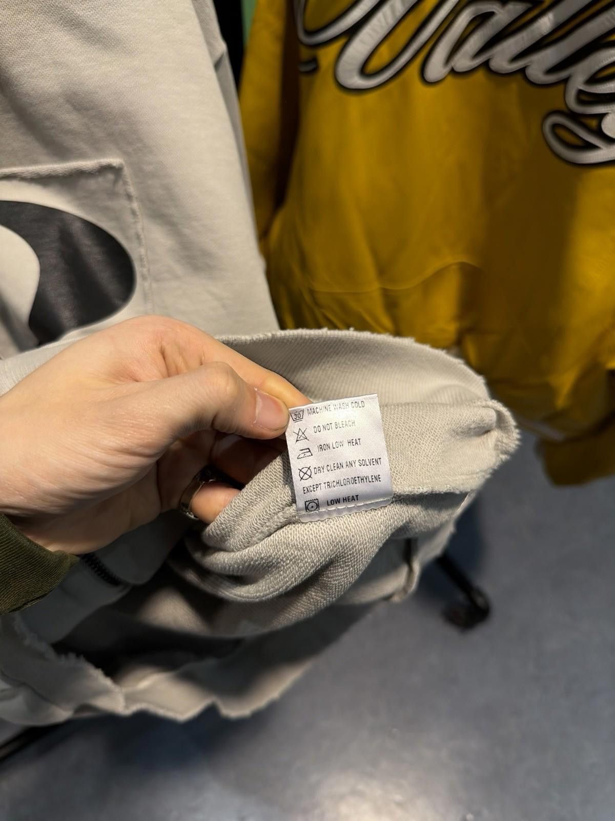 Bottega Desires Bottega Desires Grey Zip-Up Hoodie Brand New Size (XXL) Size US XXL / EU 58 / 5 - 9 Thumbnail