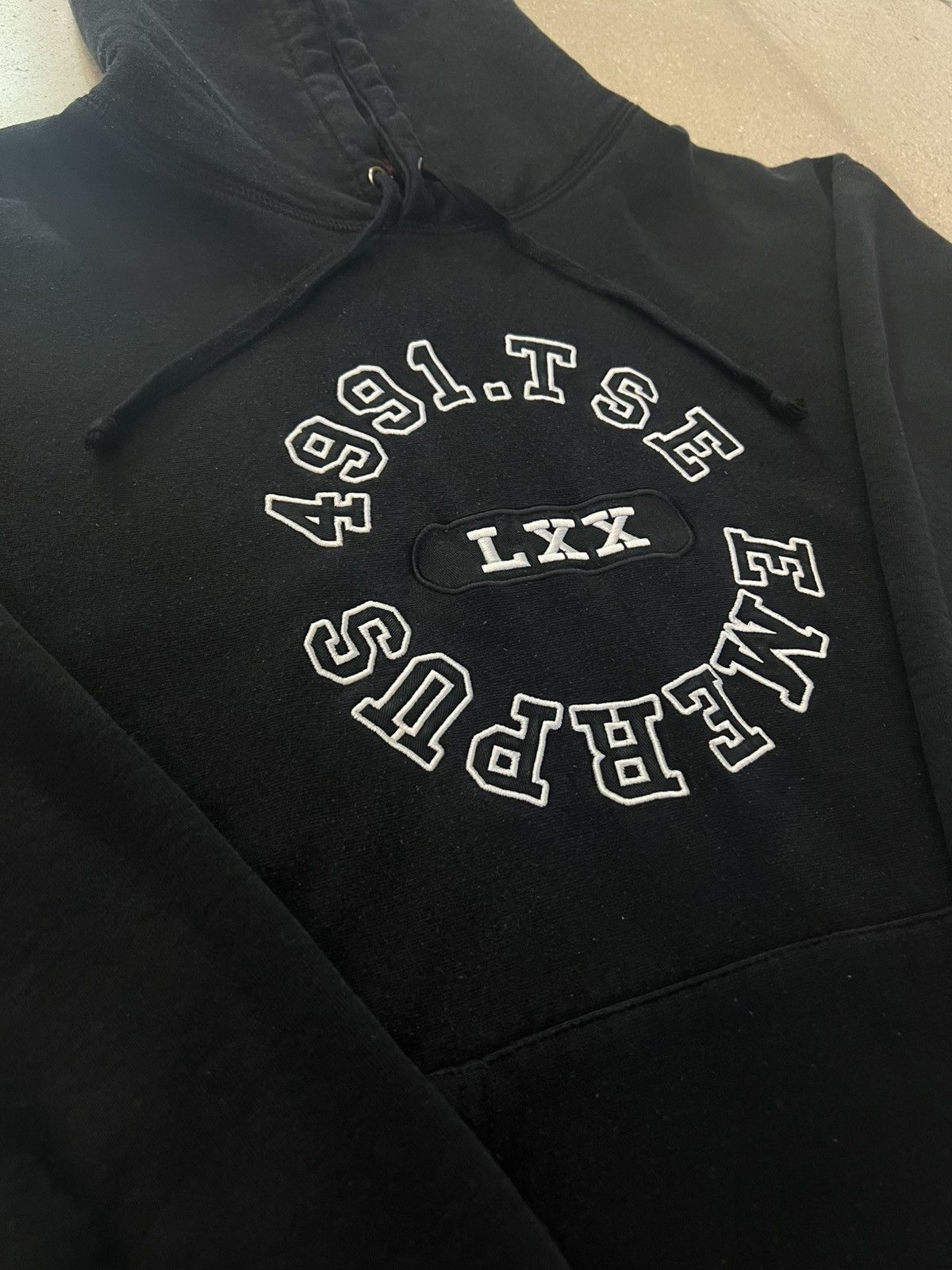 Supreme Supreme Reverse Hooded Sweatshirt Pink SS23 Size Medium Size US L / EU 52-54 / 3 - 3 Thumbnail