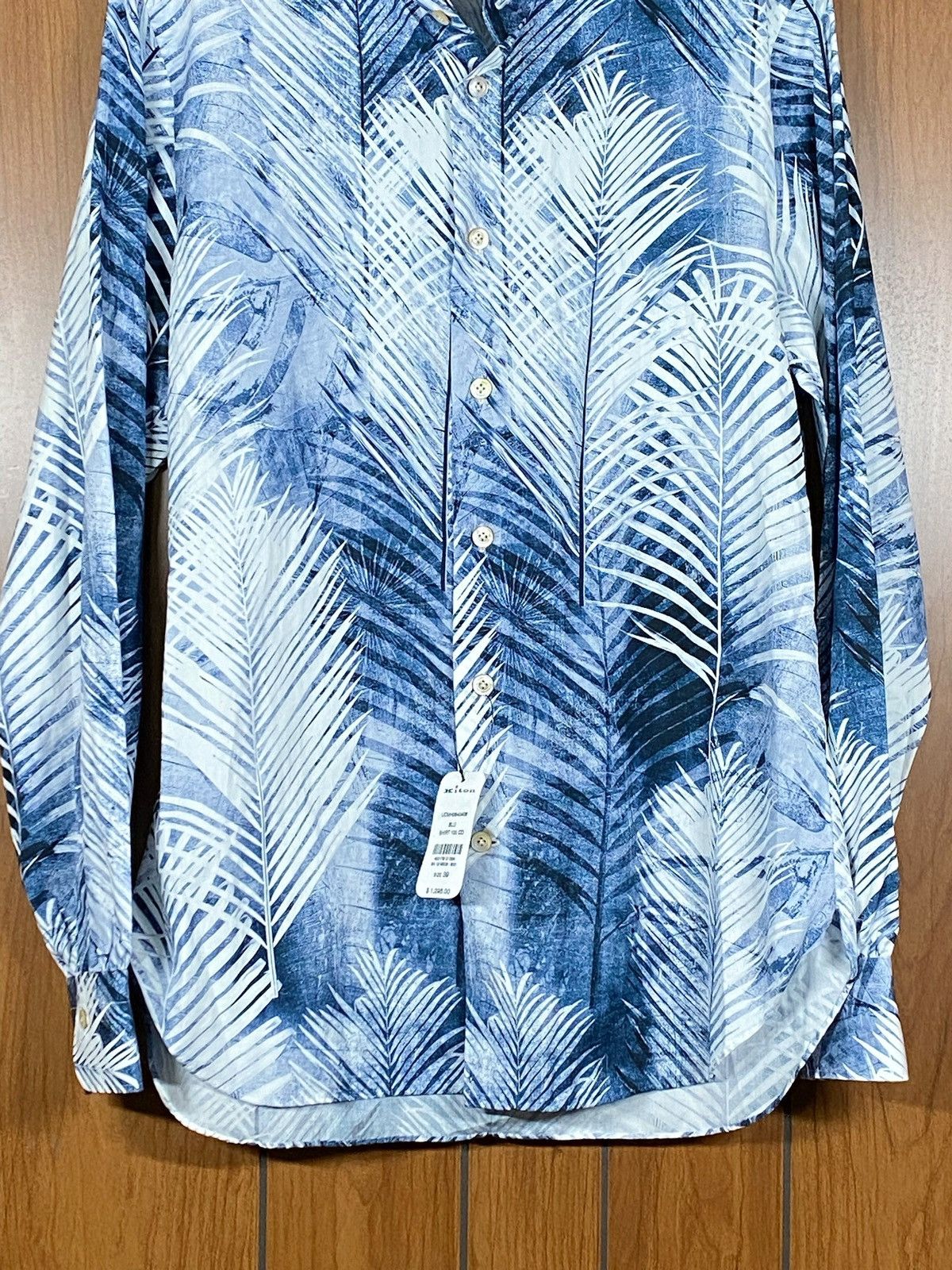 Kiton Kiton Palm Tree Print Button-Up Shirt size 39/15.5 Size US M / EU 48-50 / 2 - 7 Thumbnail