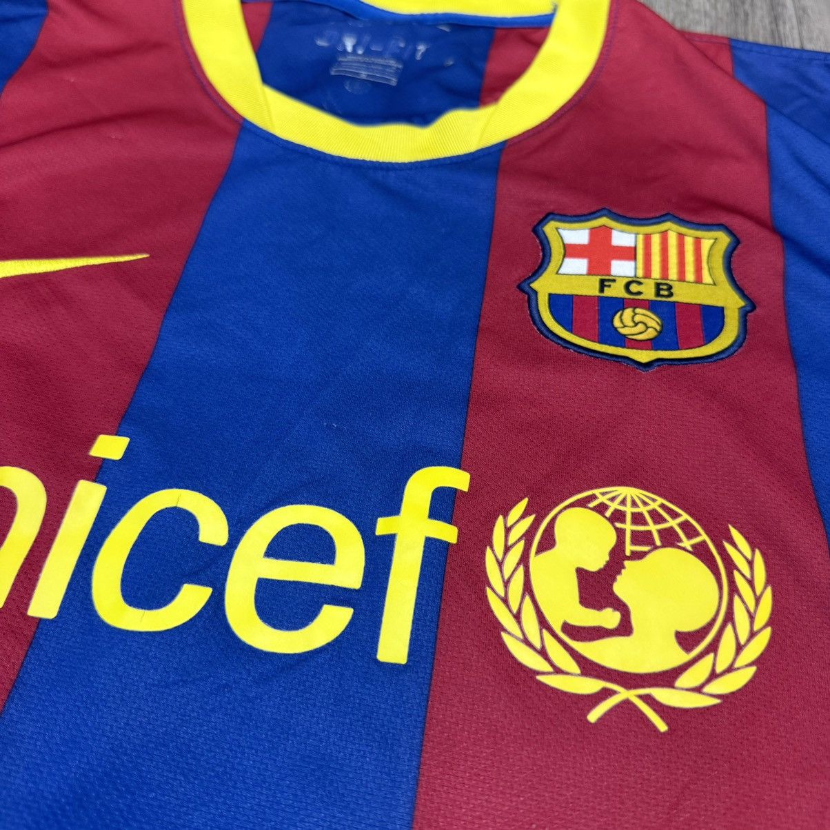 Nike Barcelona 10/11 home shirt #10 Messi Size US L / EU 52-54 / 3 - 5 Thumbnail