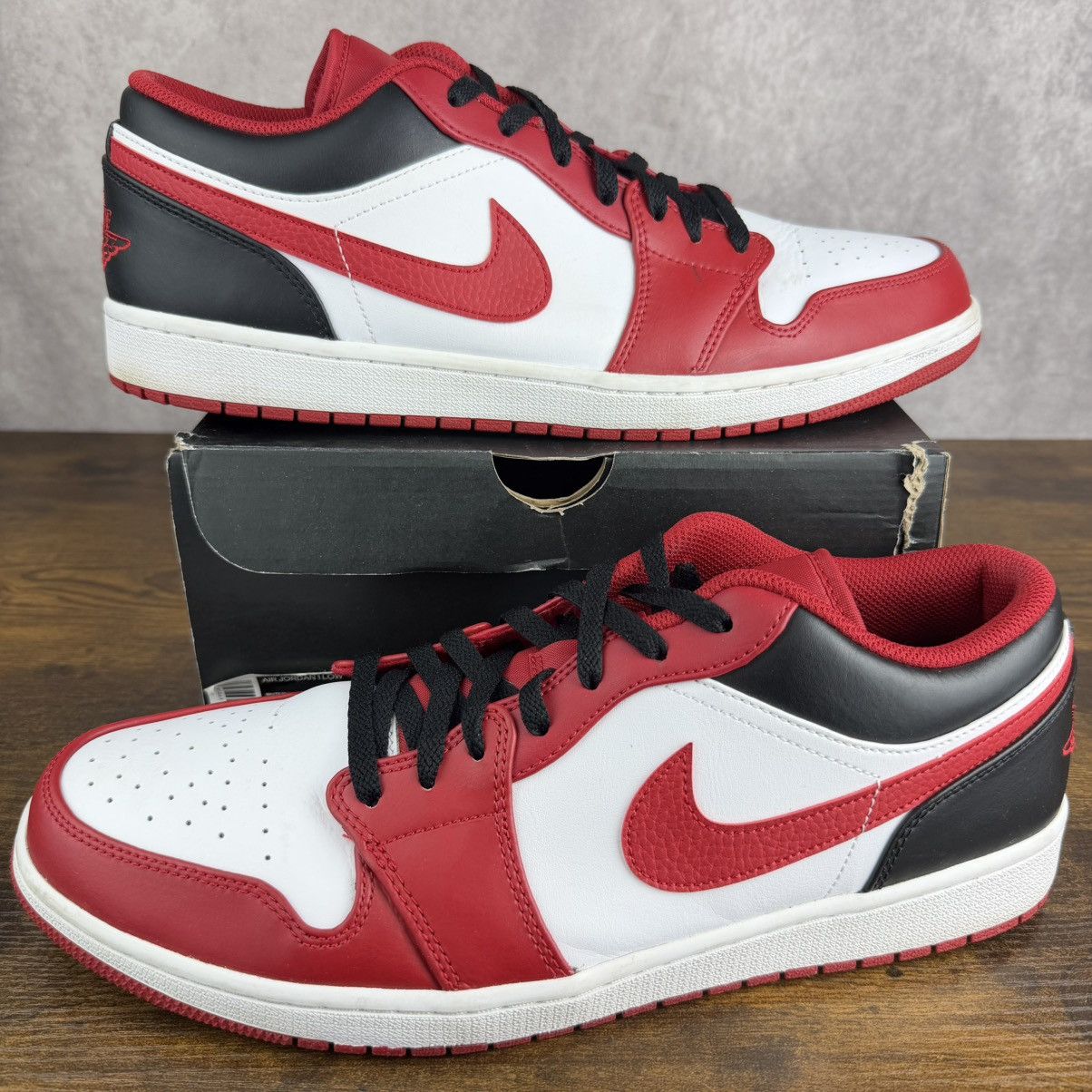 Jordan Brand Air Jordan 1 Low Bulls Reverse Black Toe Size 15 553558-163 Size US 15 / EU 48 - 2 Thumbnail