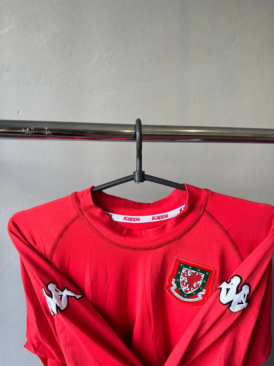 Vintage 2000/02 WALES TEAM HOME SOCCER JERSEY FOOTBALL SHIRT KAPPA L Size US L / EU 52-54 / 3 - 5 Thumbnail