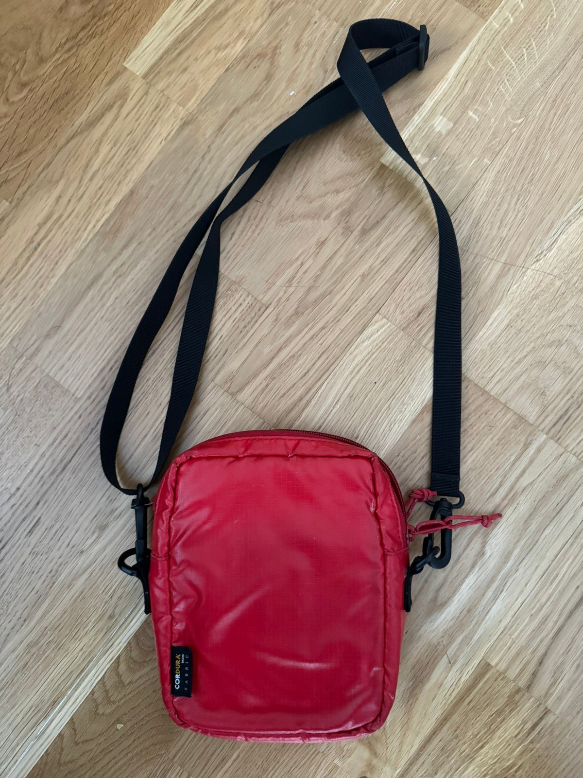 Supreme Supreme Red Shoulder Bag (FW17) Size ONE SIZE - 2 Preview