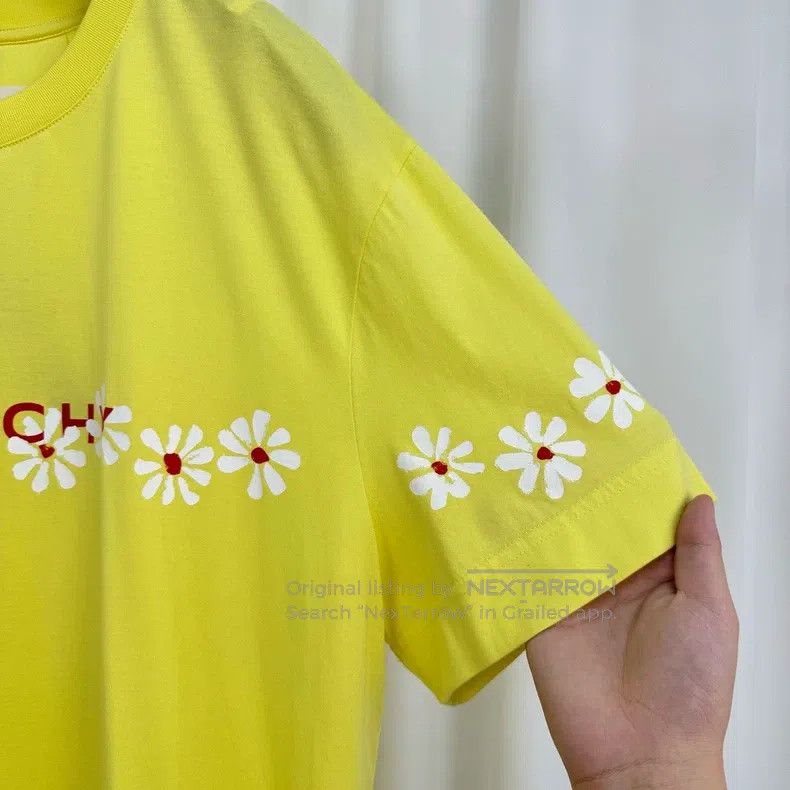 Givenchy Givenchy Daisy Letter Printed Short Sleeve (Size XL) Size US XL / EU 56 / 4 - 4 Thumbnail