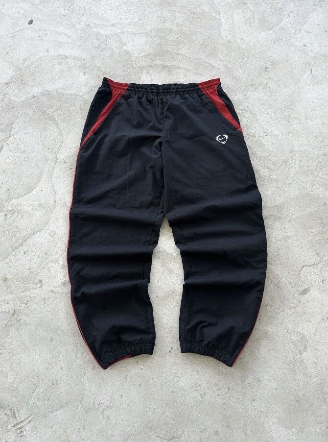 Nike Vintage 90s Nike Track Pants Embroidered Swoosh Black L Size US 34 / EU 50 - 1 Thumbnail