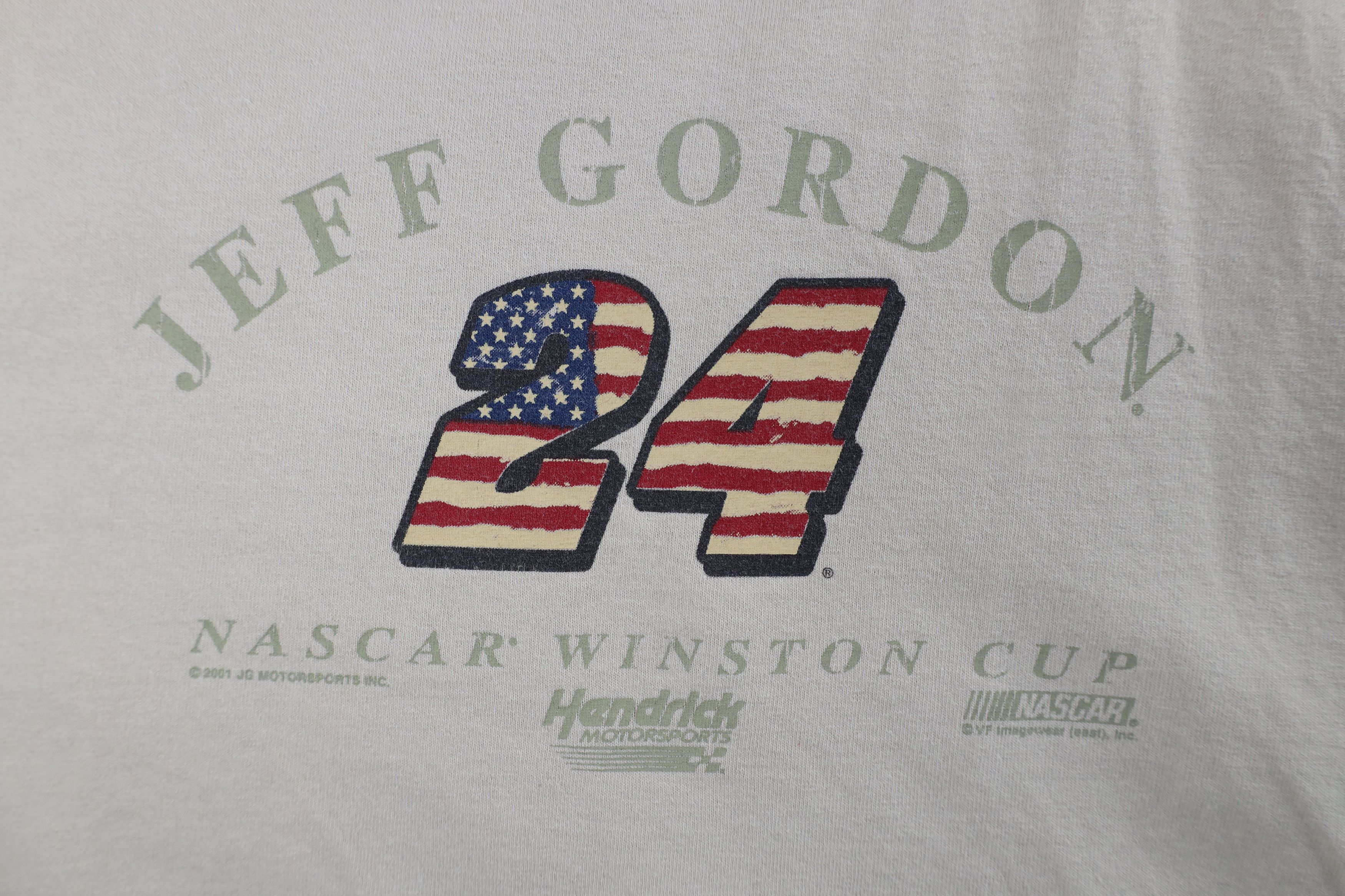 Vintage Vintage Y2K 2001 NASCAR Spell Out Jeff Gordon Racing T-Shirt Size US L / EU 52-54 / 3 - 4 Thumbnail