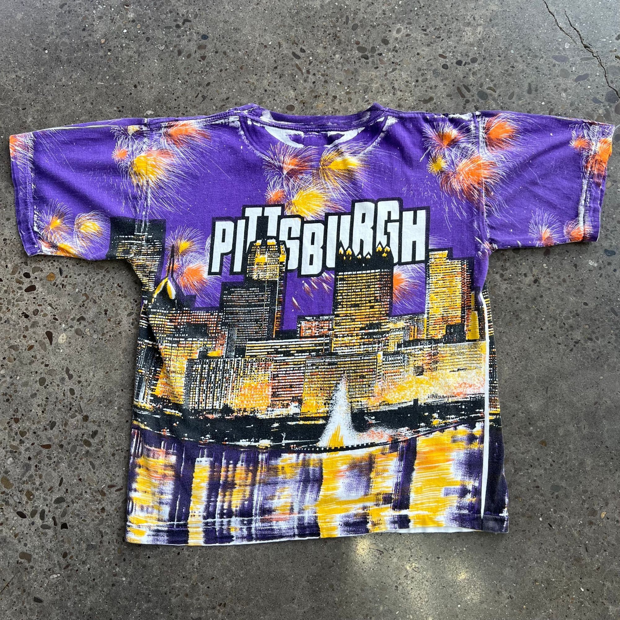 NFL × Vintage Vintage 90s All Over Print AOP Pittsburgh Skyline Tee Size US M / EU 48-50 / 2 - 4 Thumbnail