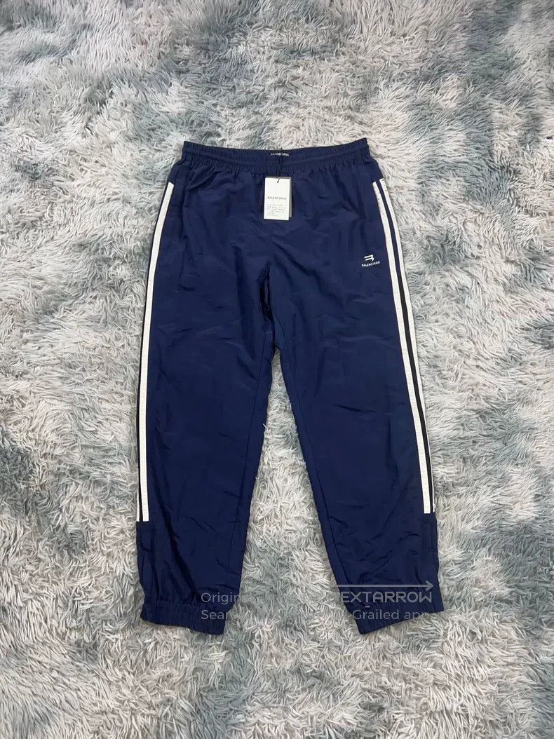 Balenciaga Balenciaga size L Casual Pants, Size L Size US 27 - 1 Thumbnail