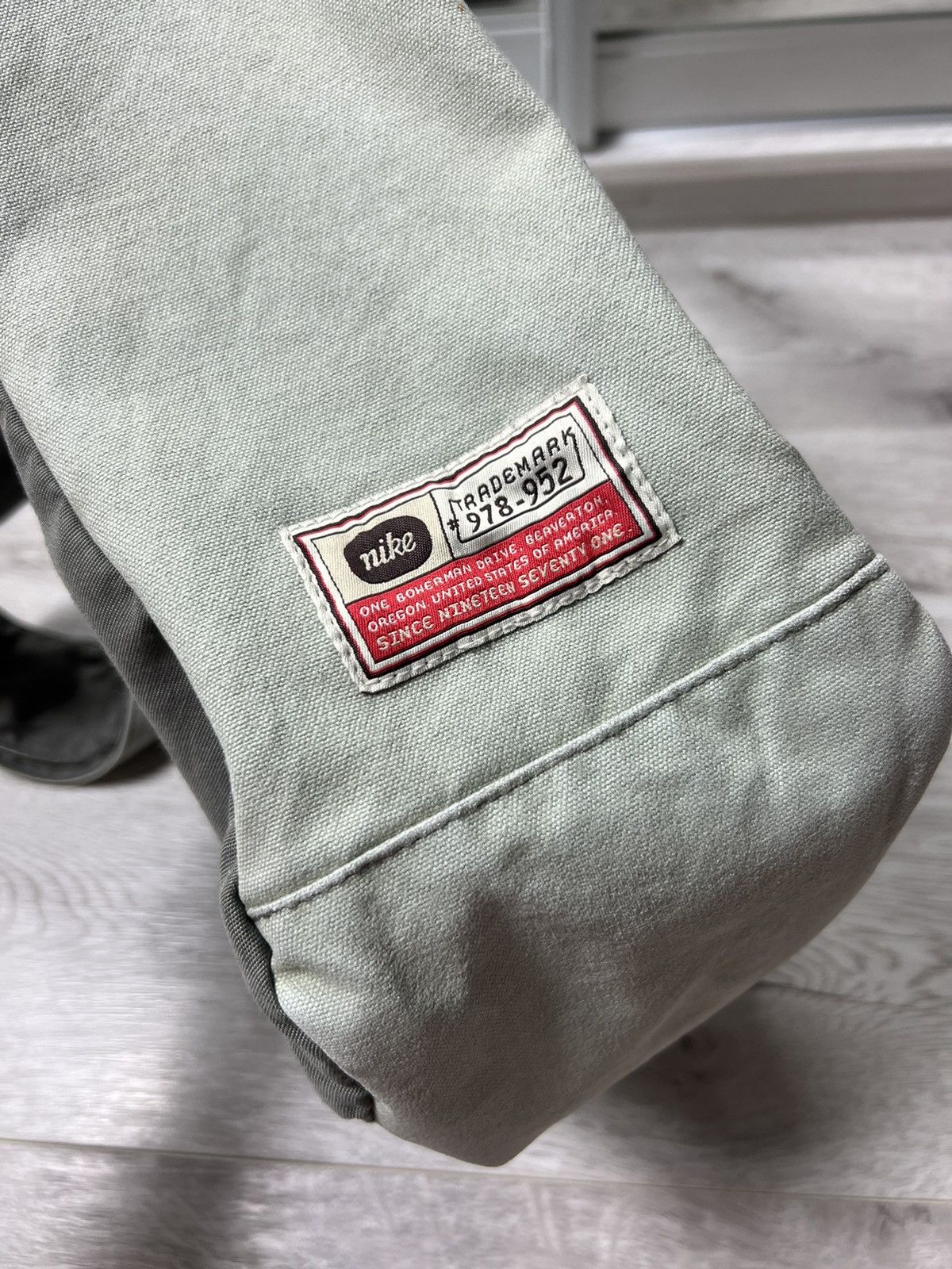 Nike Vintage Nike Trademark 978-952 Messenger Bag Logo Size ONE SIZE - 14 Thumbnail