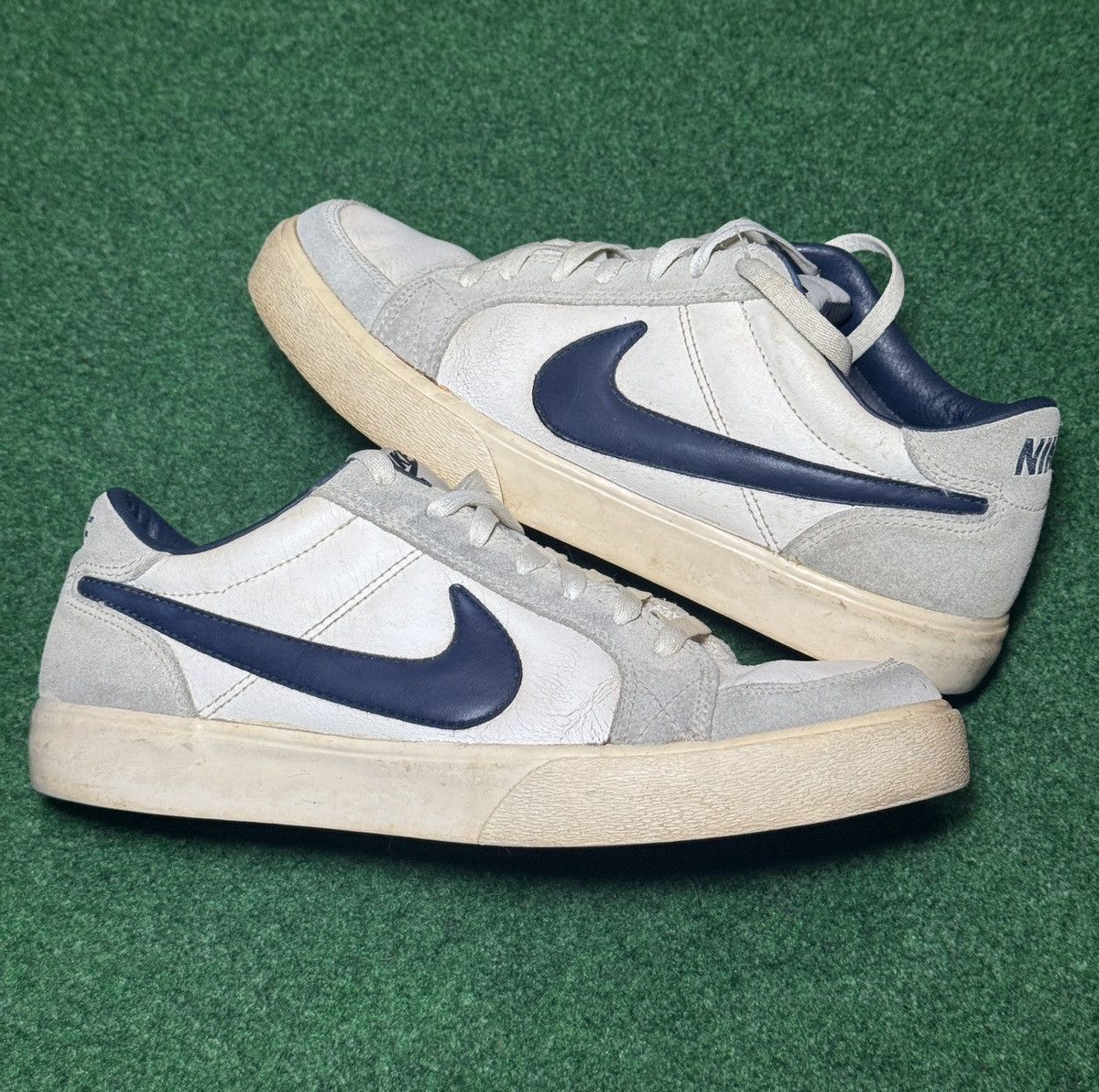 Nike Nike Low Top Skater Grunge Chunky Size 9 Sneakers Vintage Size US 9 / EU 42 - 1 Thumbnail